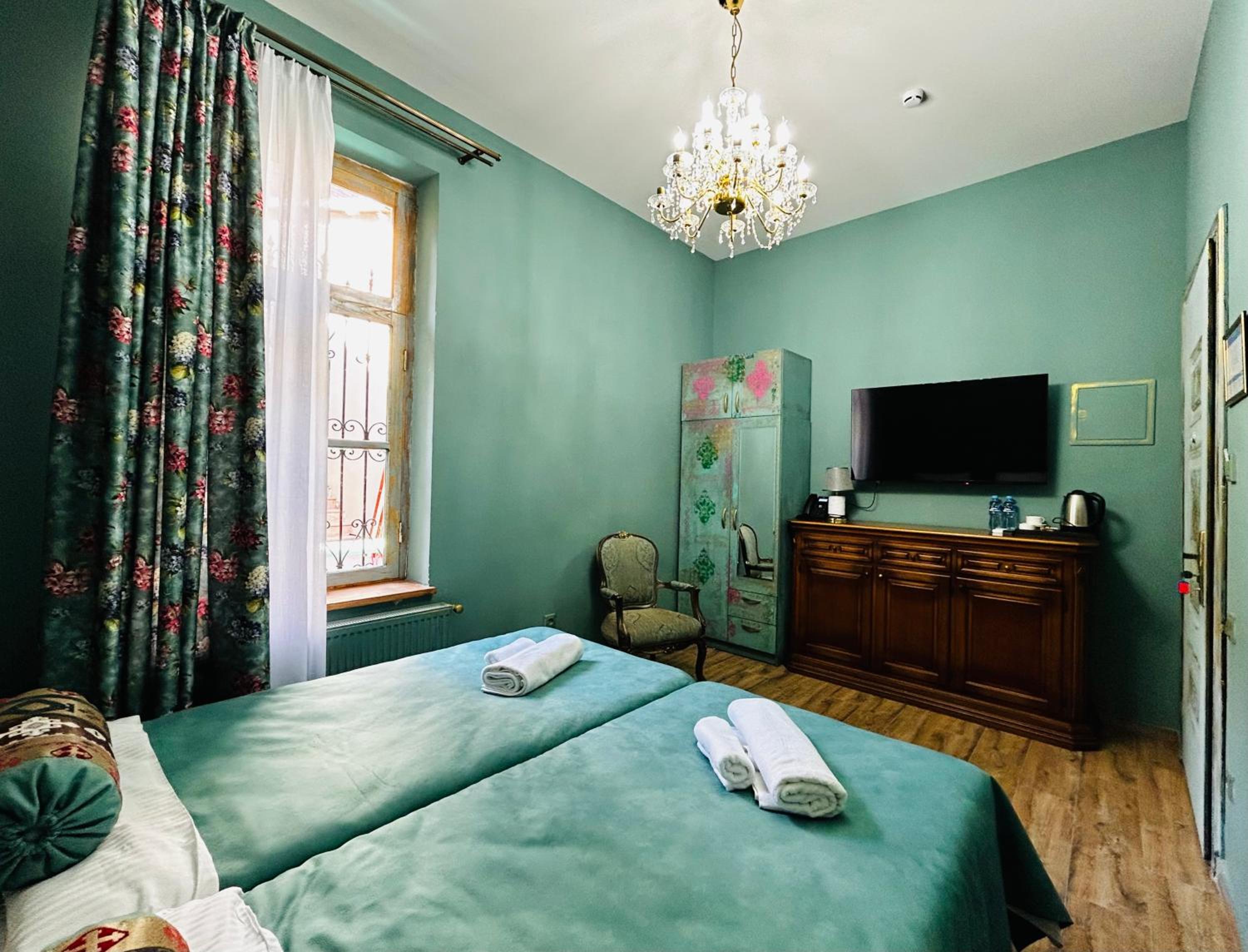 Budget Twin Room - Photo 1