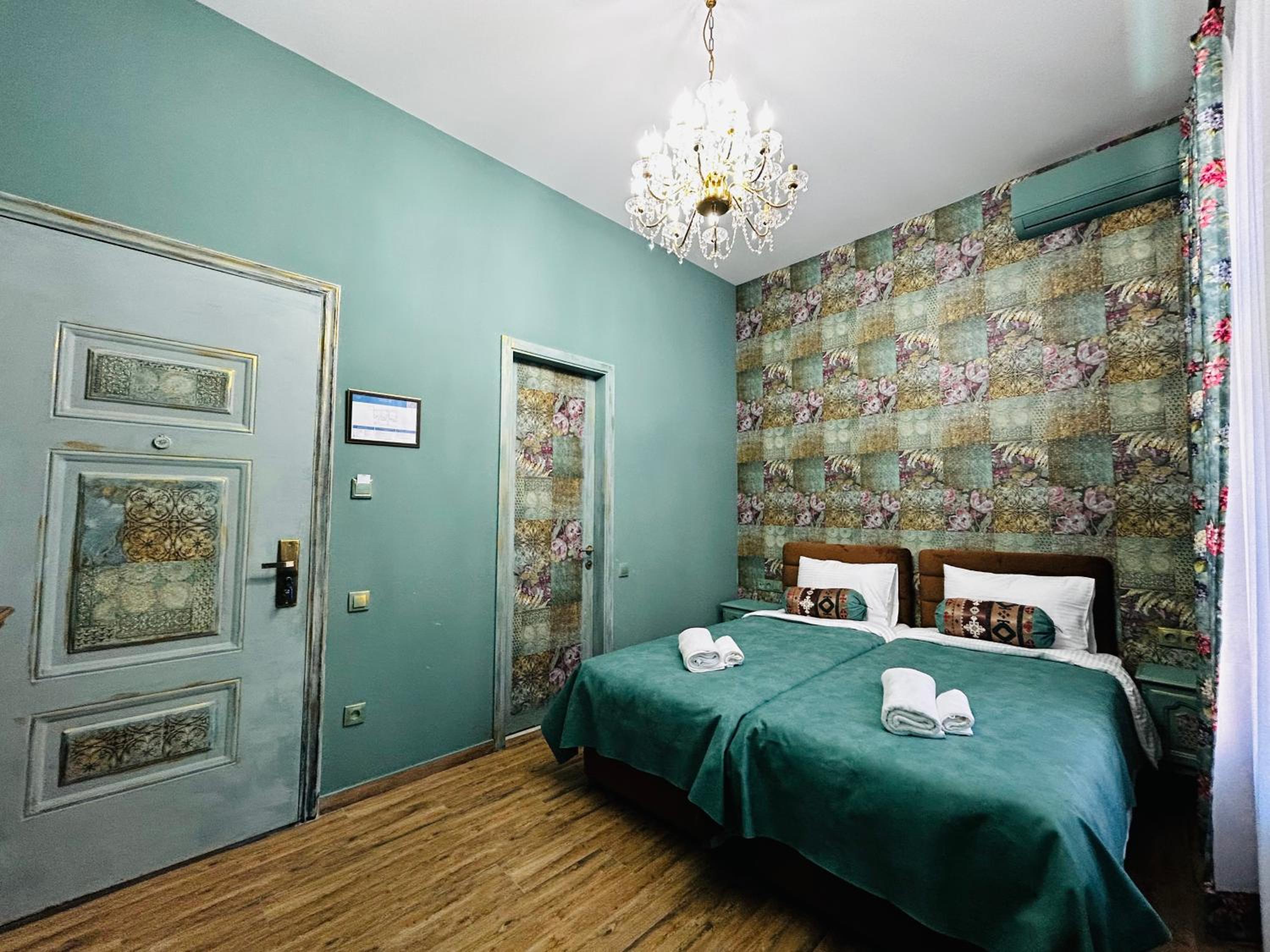 Budget Twin Room - Photo 3