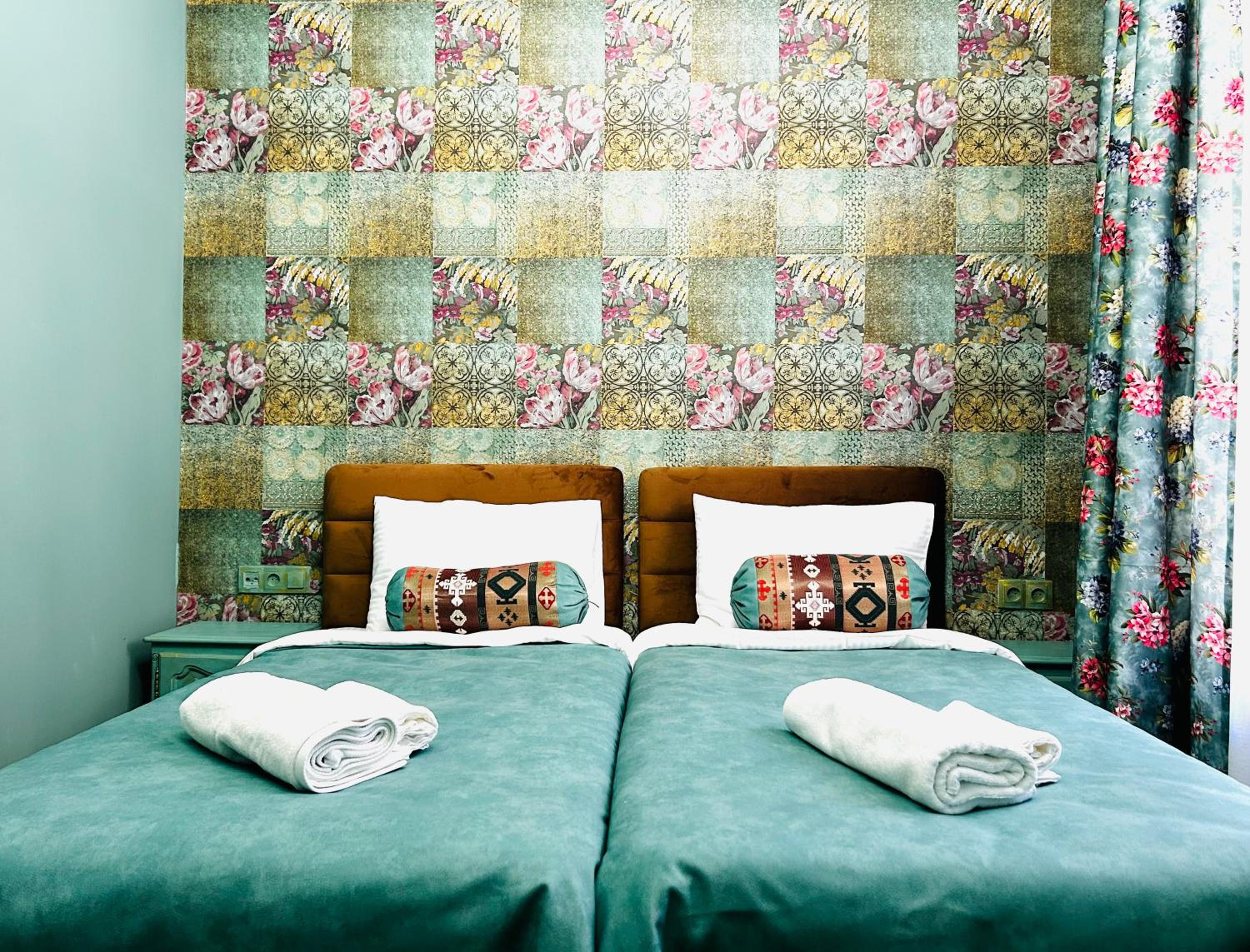 Budget Twin Room - Photo 4