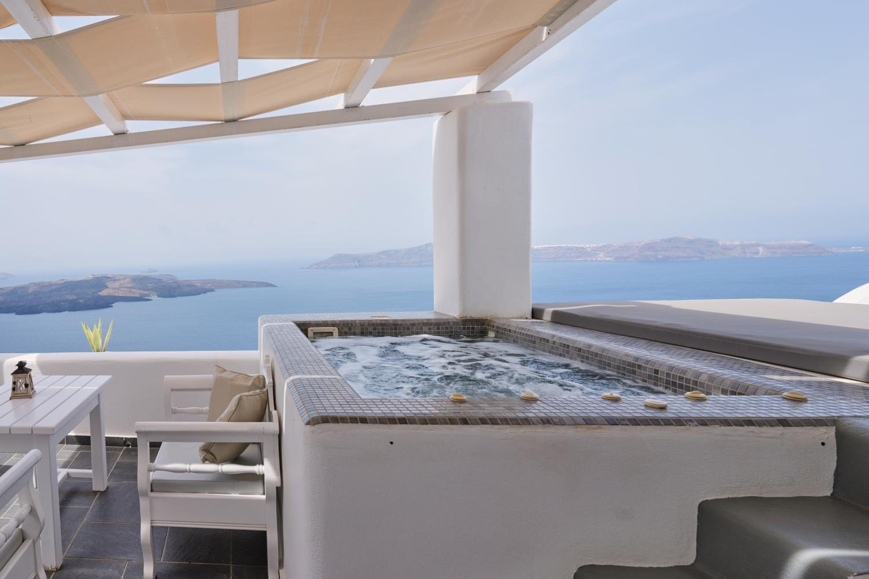 Suite with Hot Tub - Photo 21