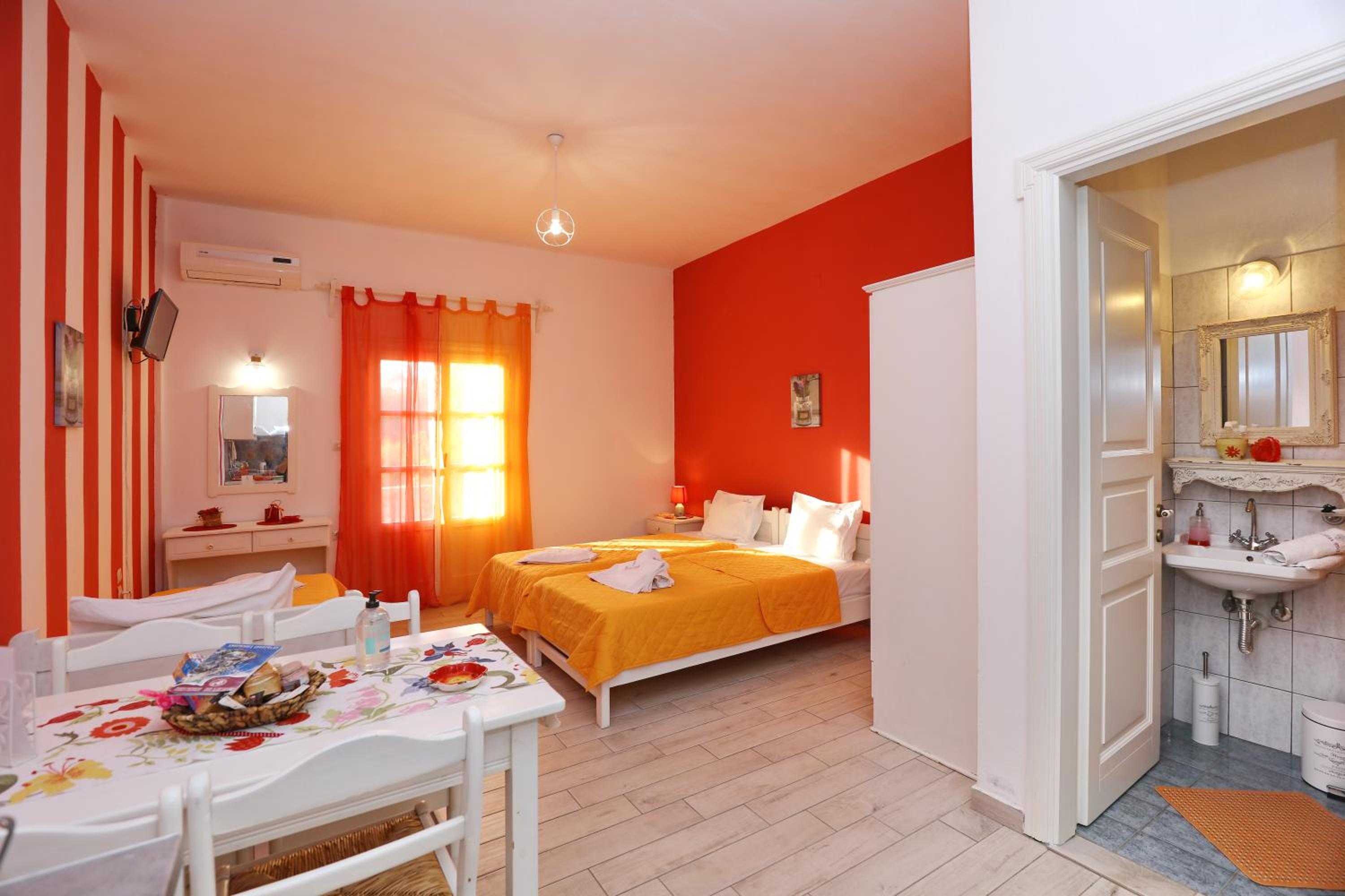 Studio Apartment with Sea View - Photo 14