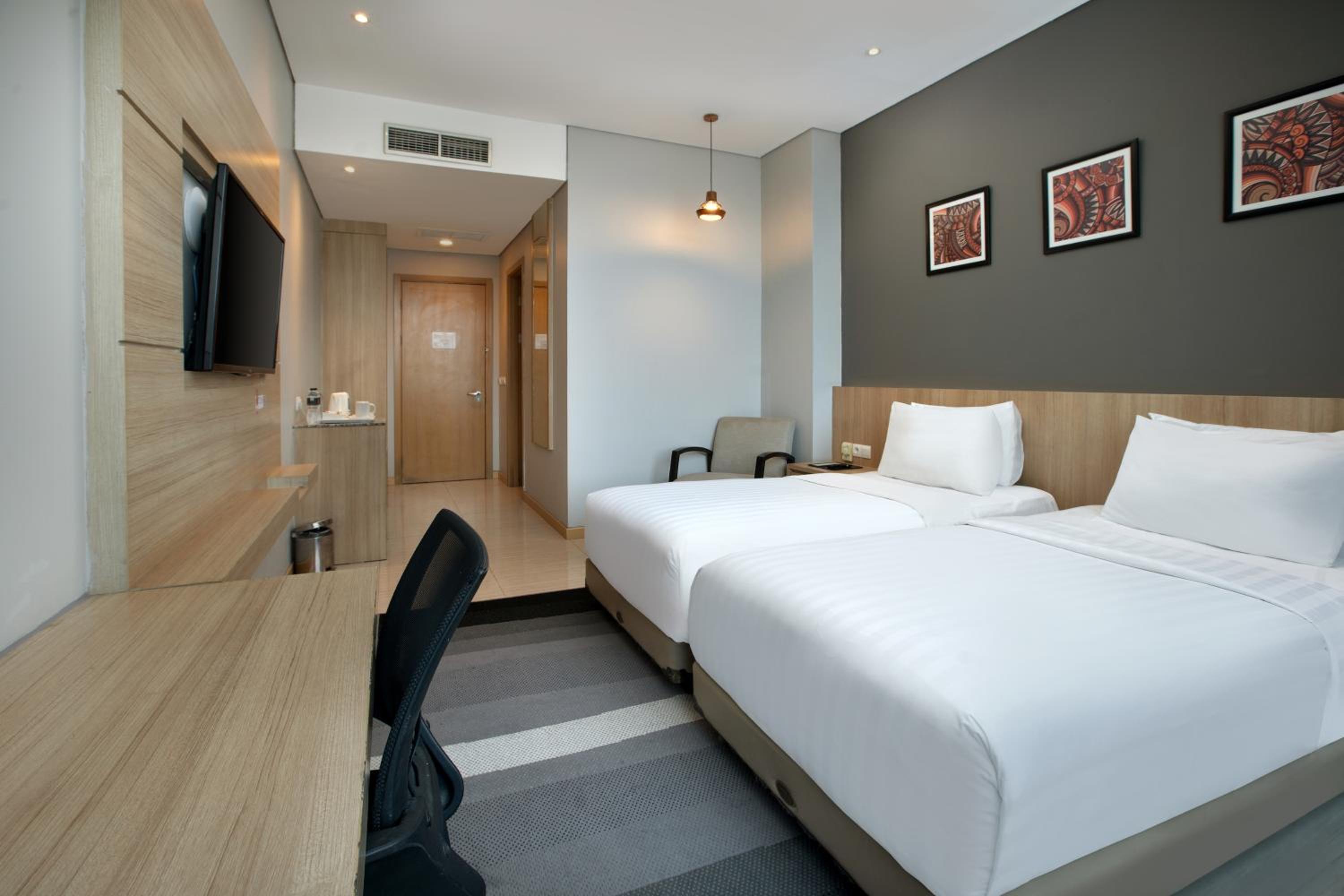 Deluxe Twin Room photo 2