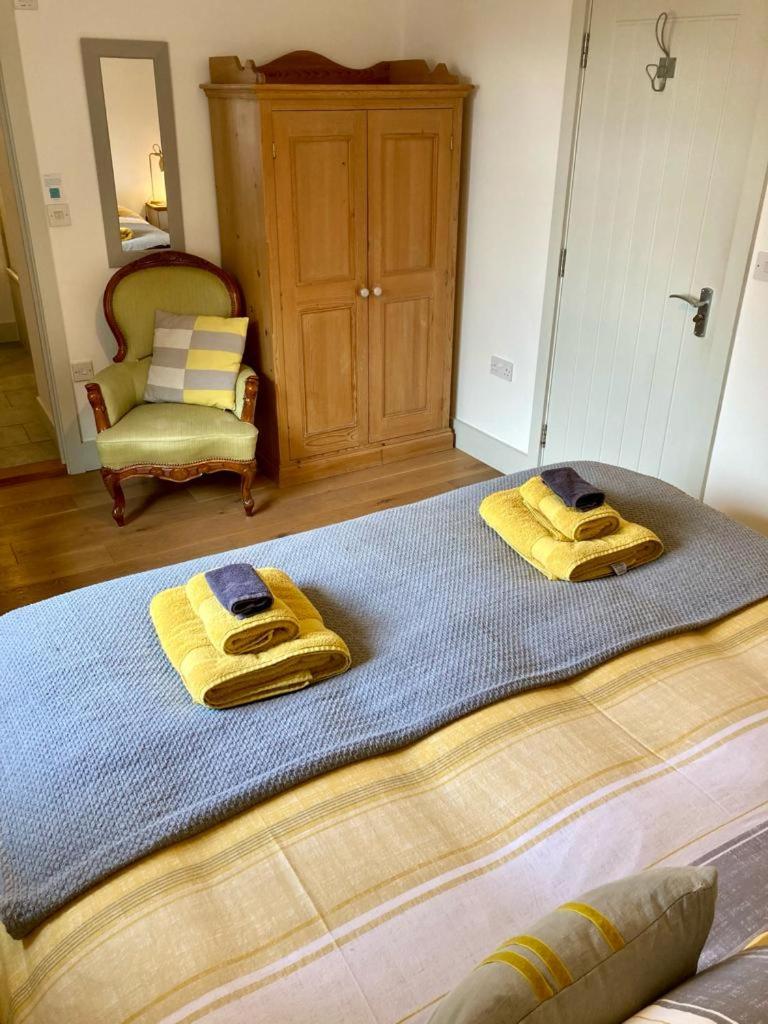 Large Double or Twin Room - Photo 3
