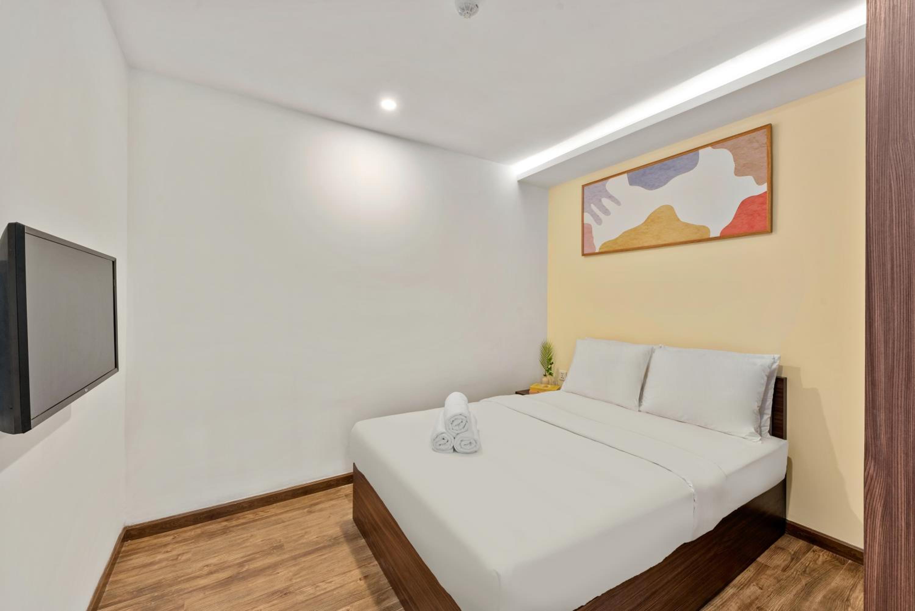 Two-Bedroom Apartment - Photo 33