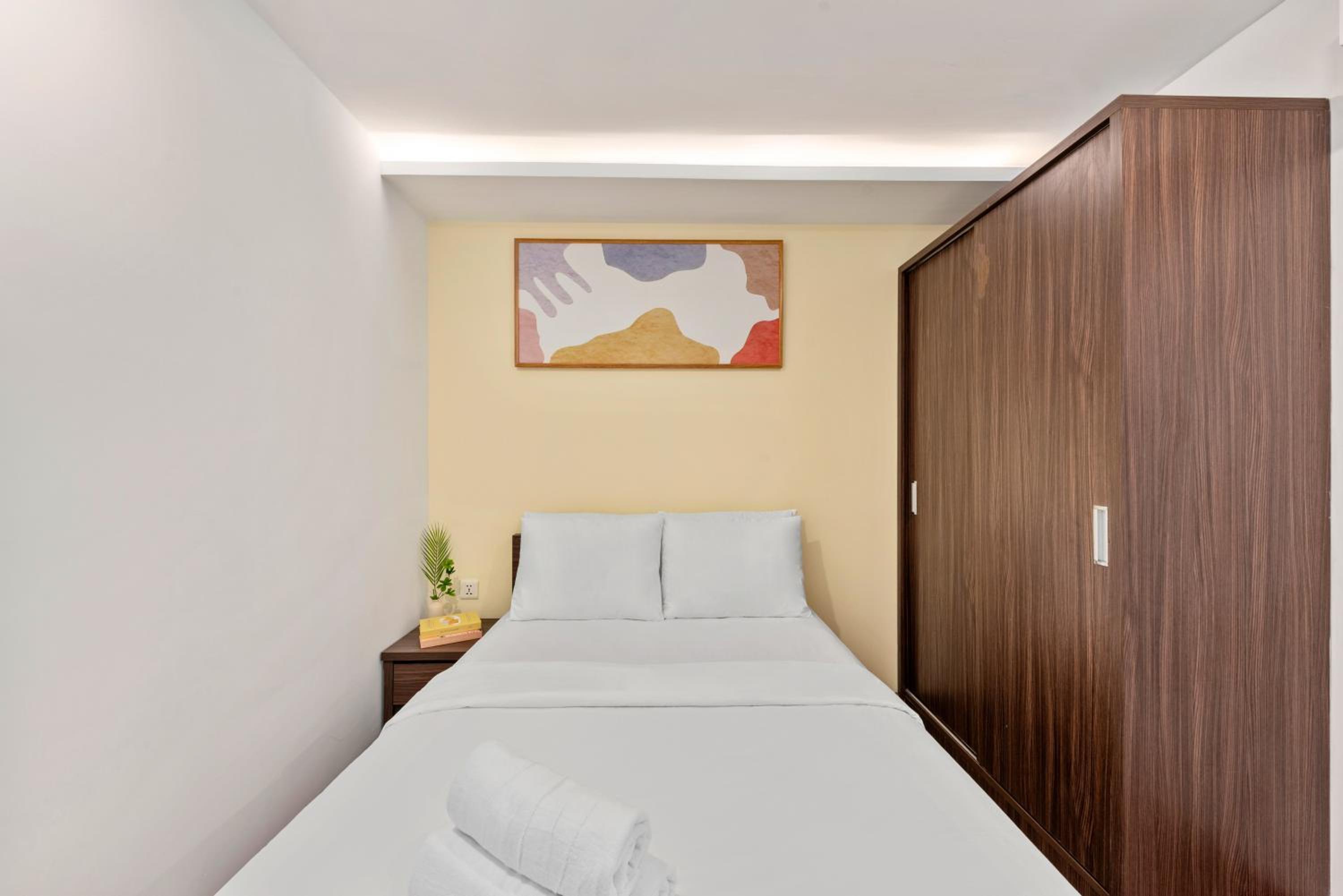 Two-Bedroom Apartment - Photo 35