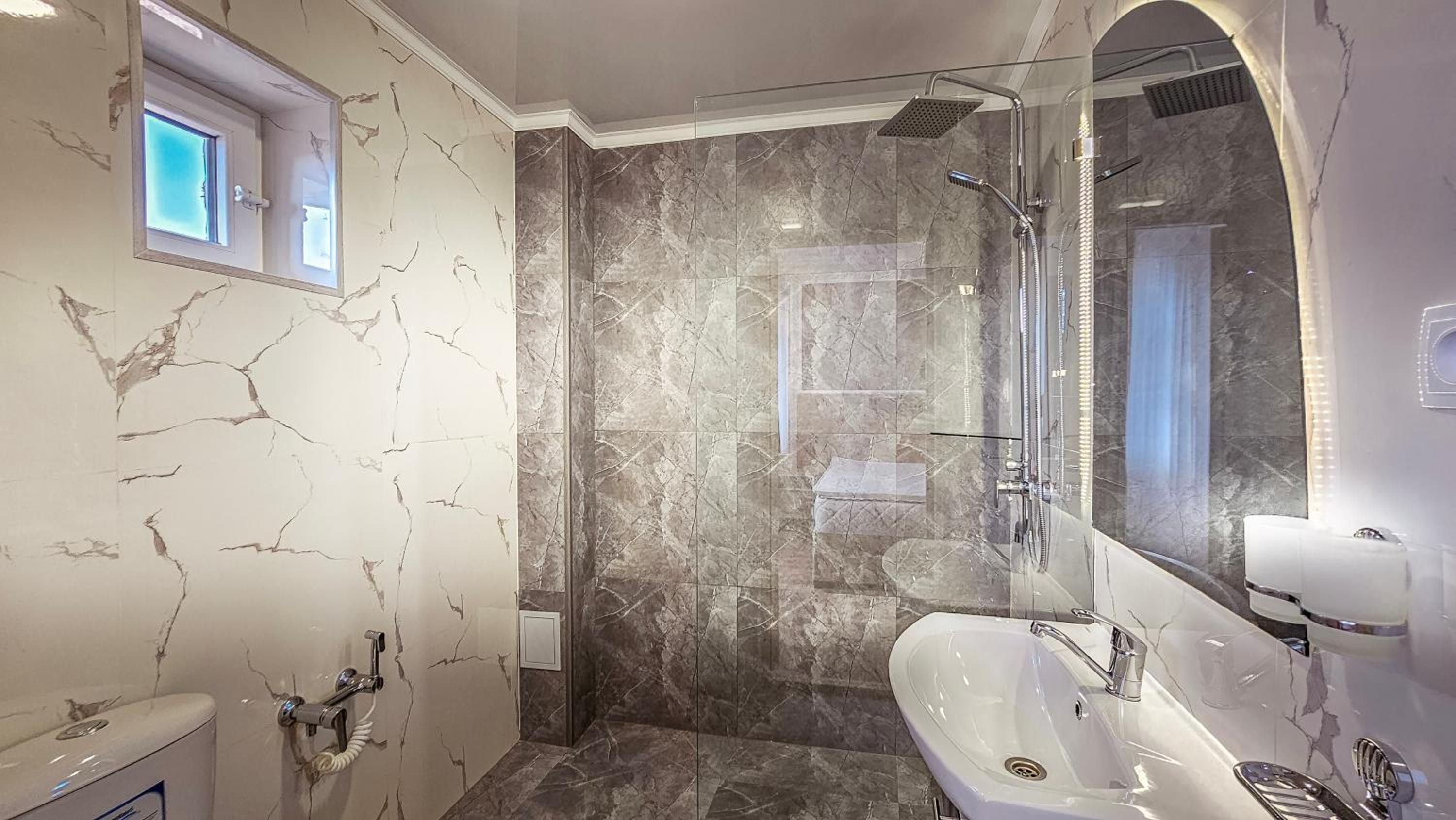 Budget Double Or Twin Room - Photo 3