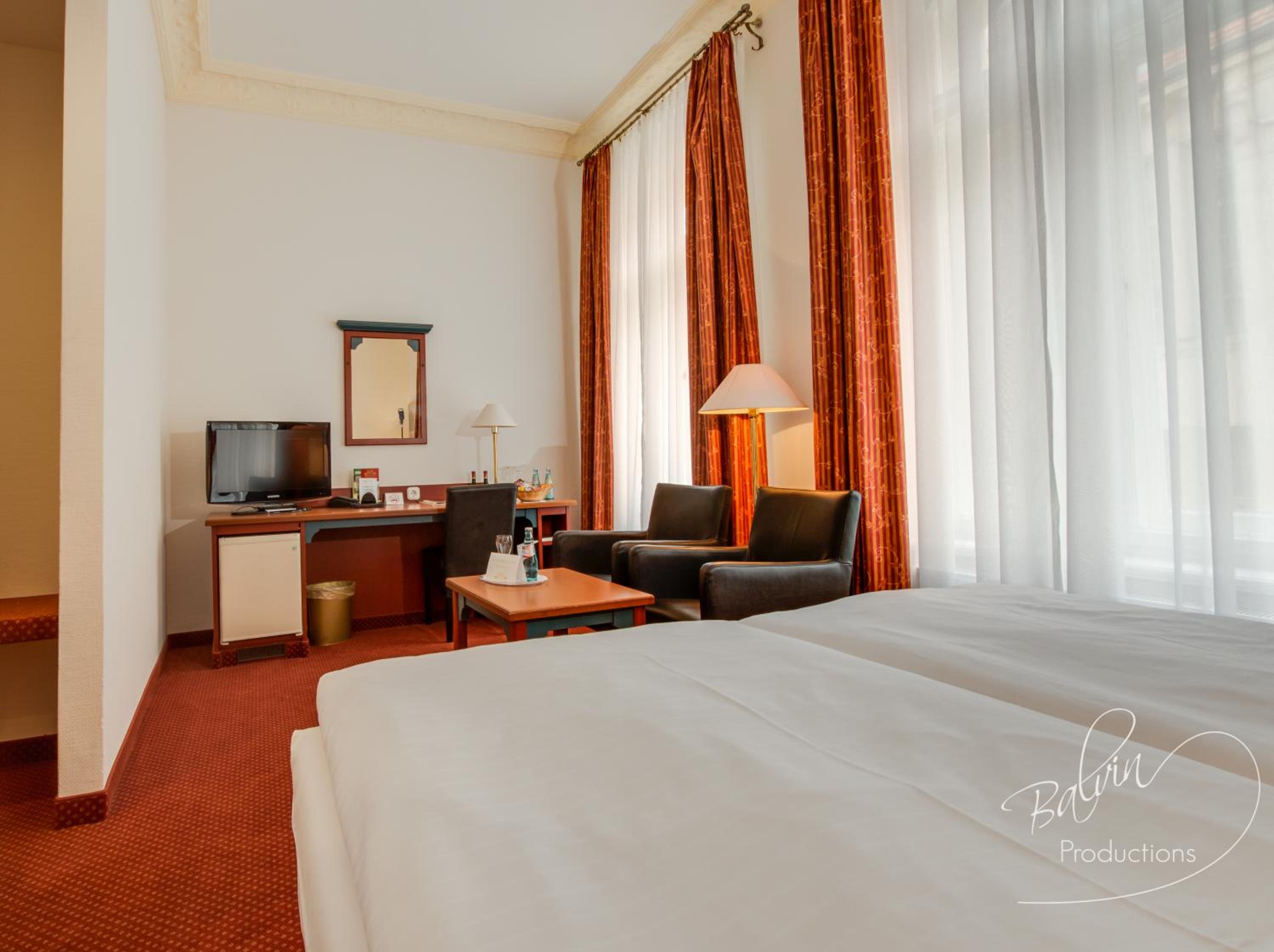 Small Double Room - Photo 3