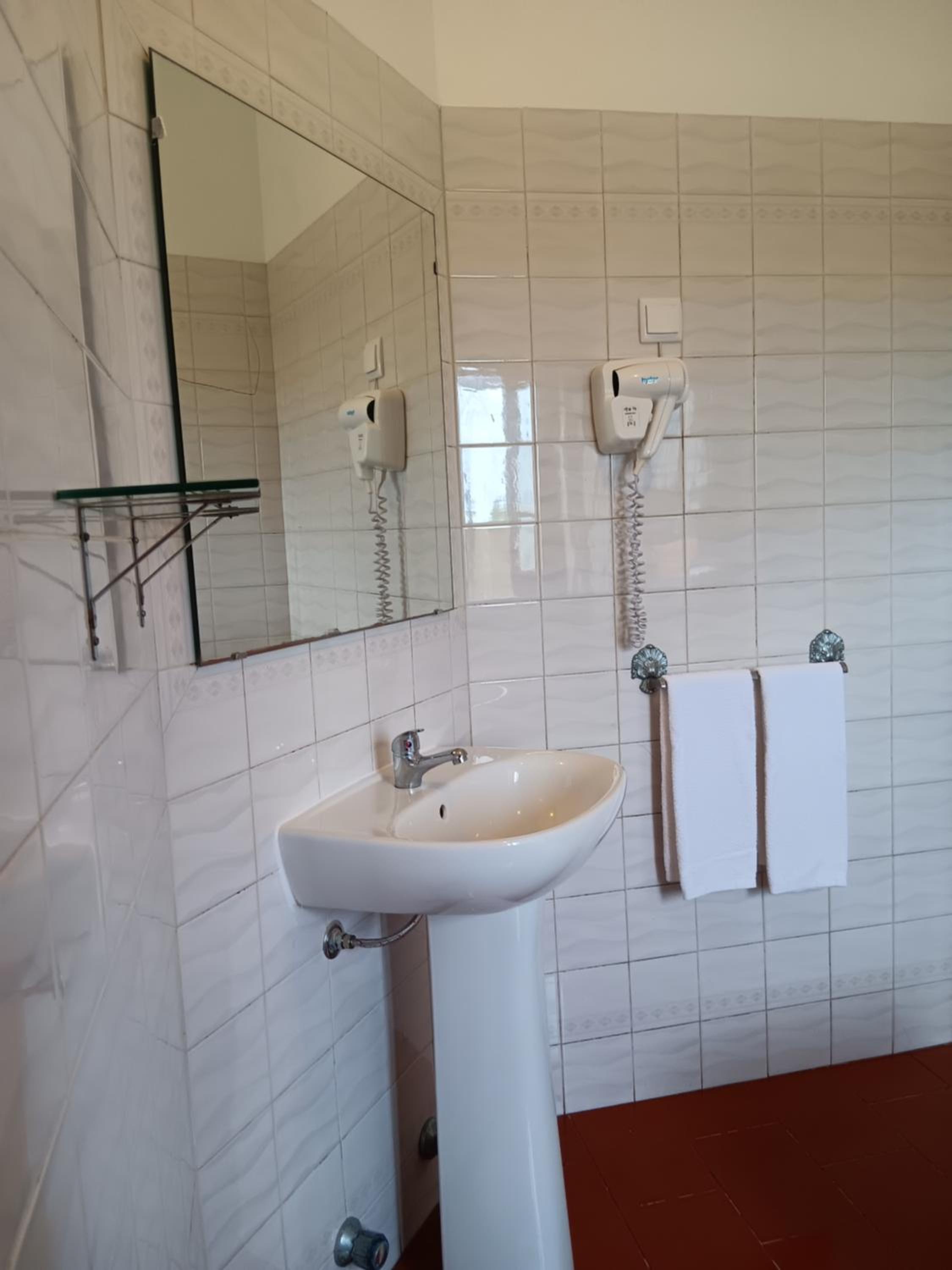 Double Room - Photo 10