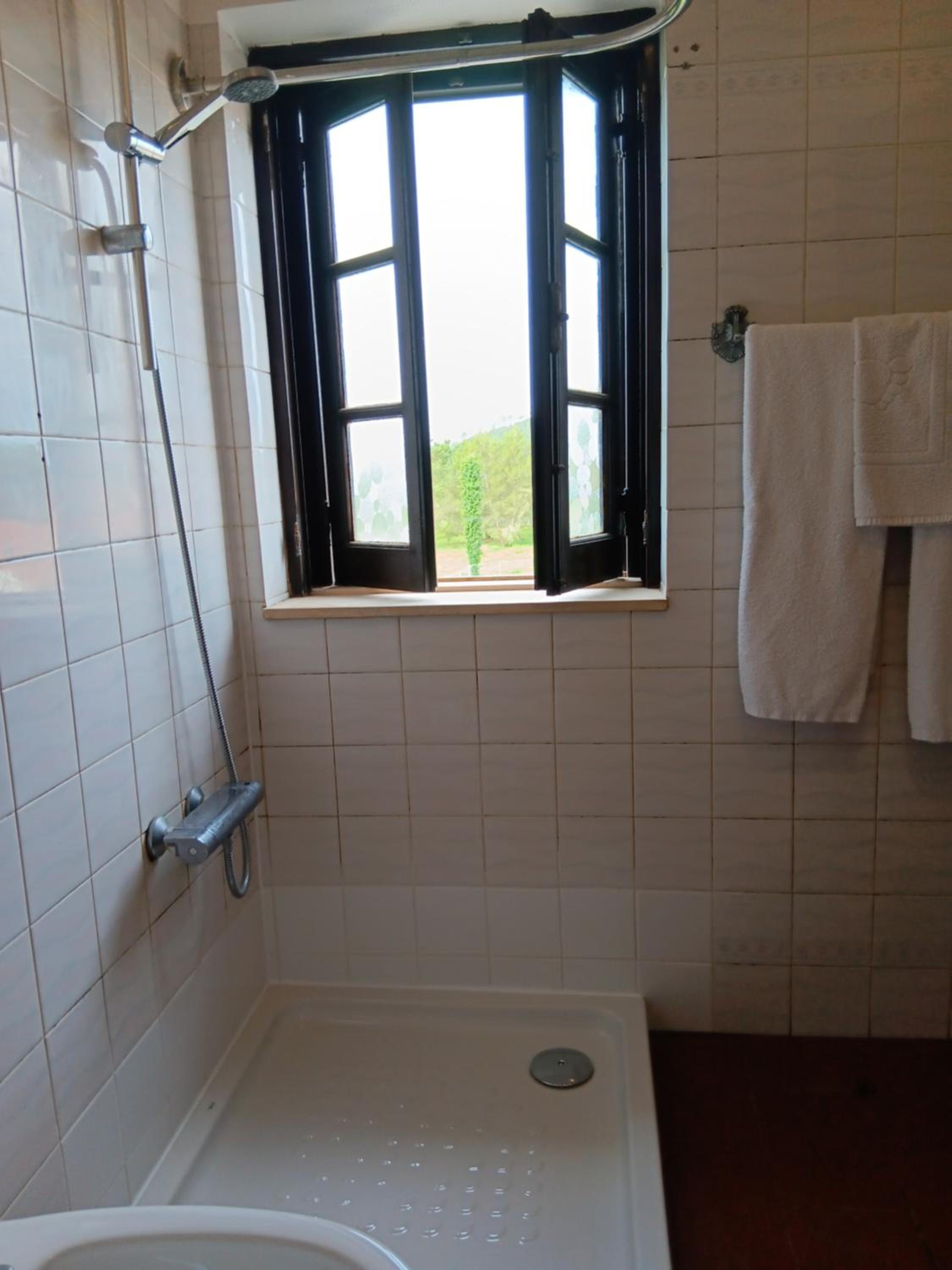 Double Room - Photo 9