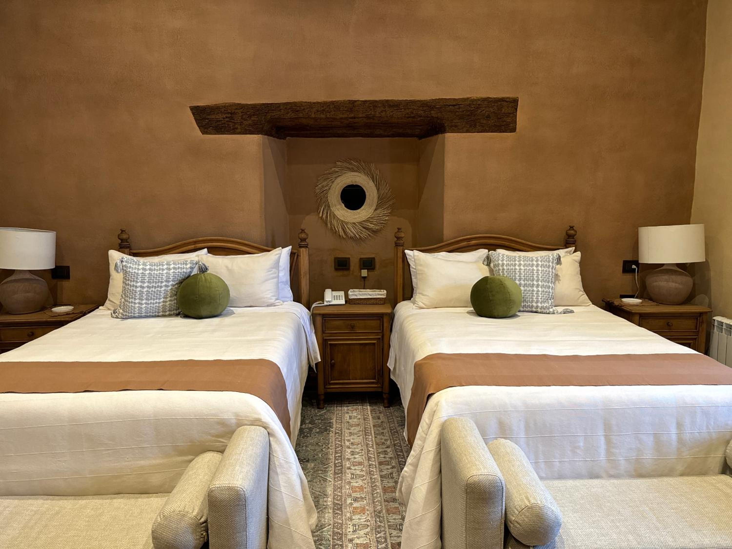 Double Room with Two Double Beds - Photo 10