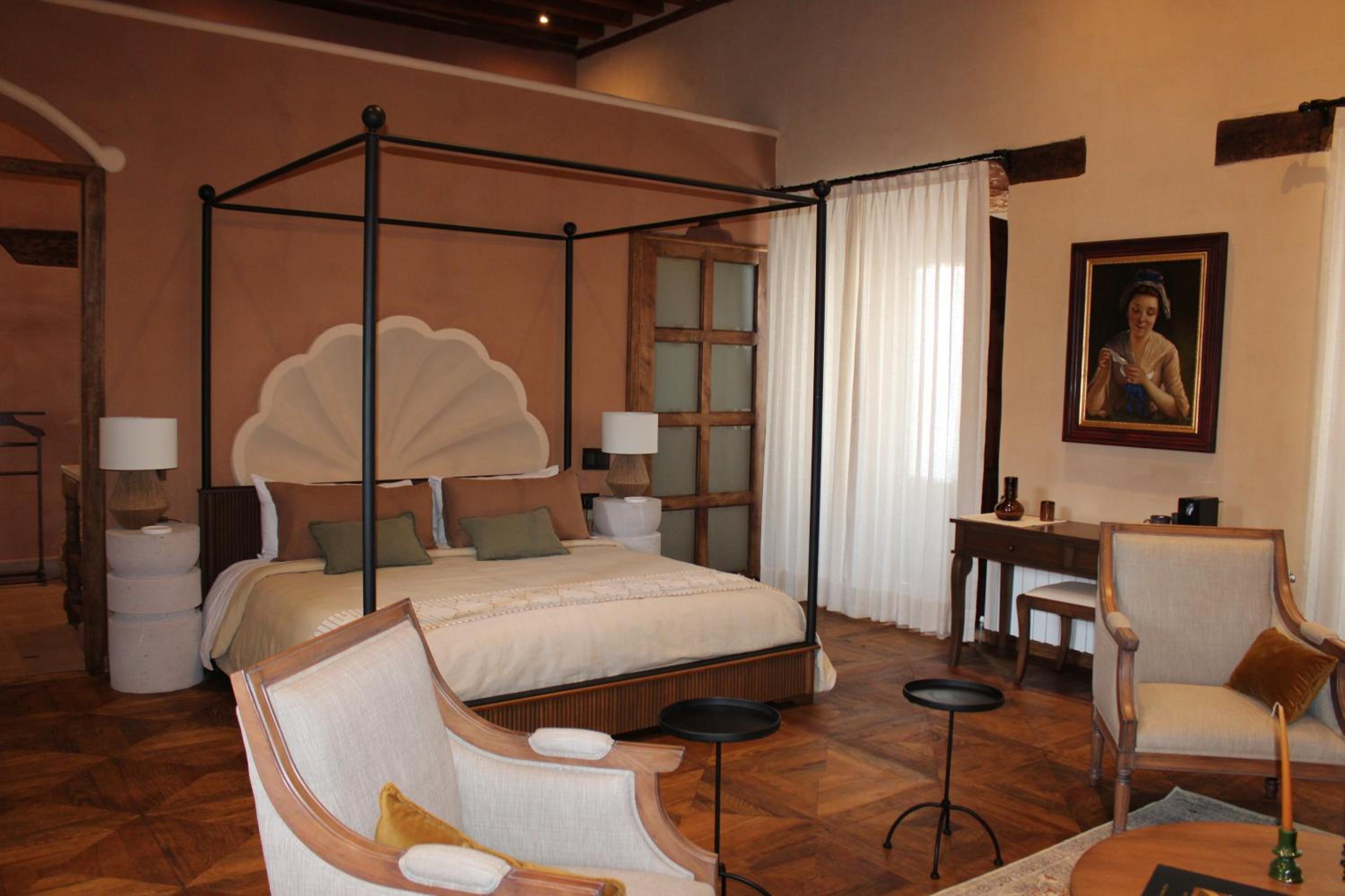 Suite - Photo 6