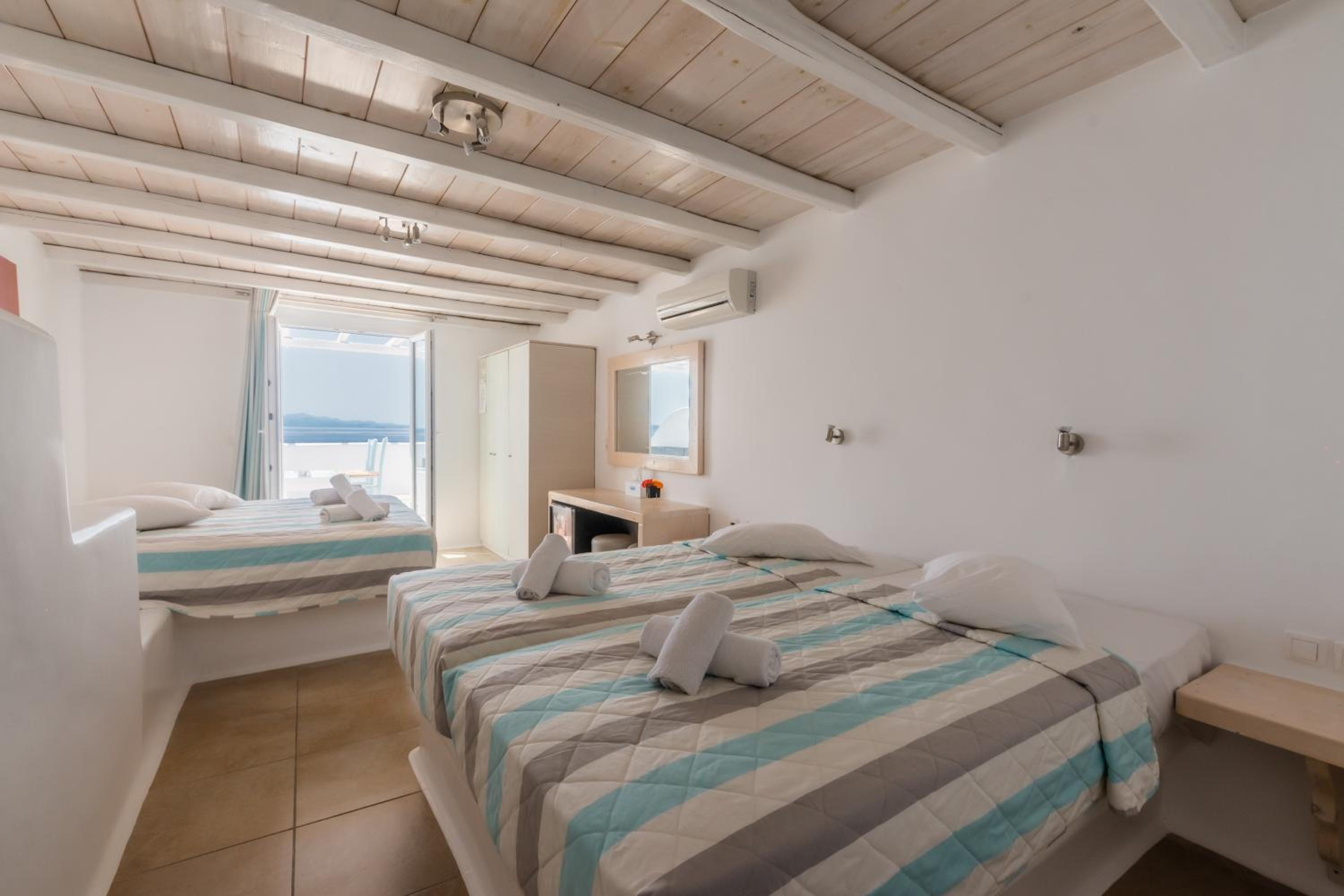 Superior Quadruple Room with Sea View photo 1