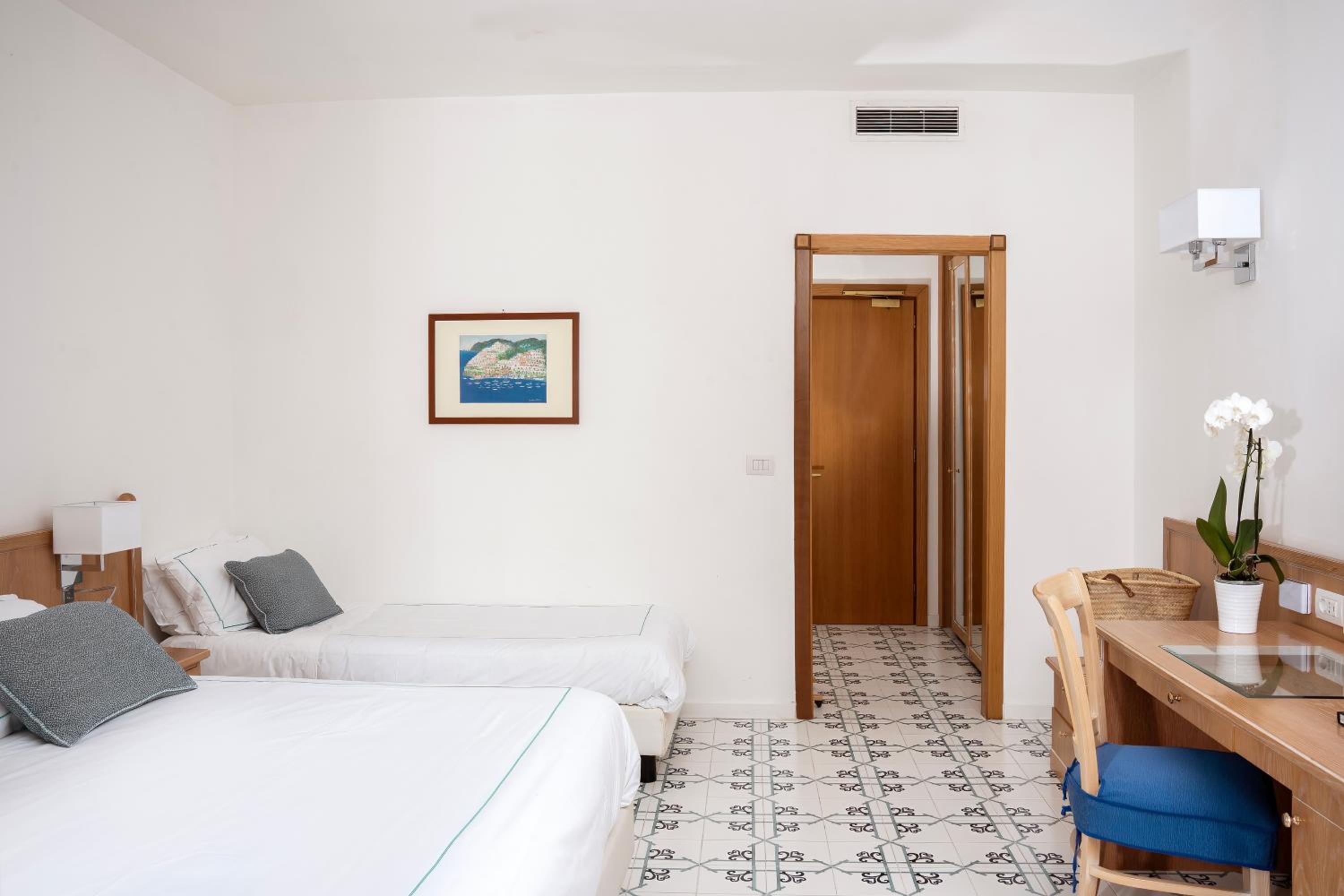 Triple Room with Balcony - Photo 1