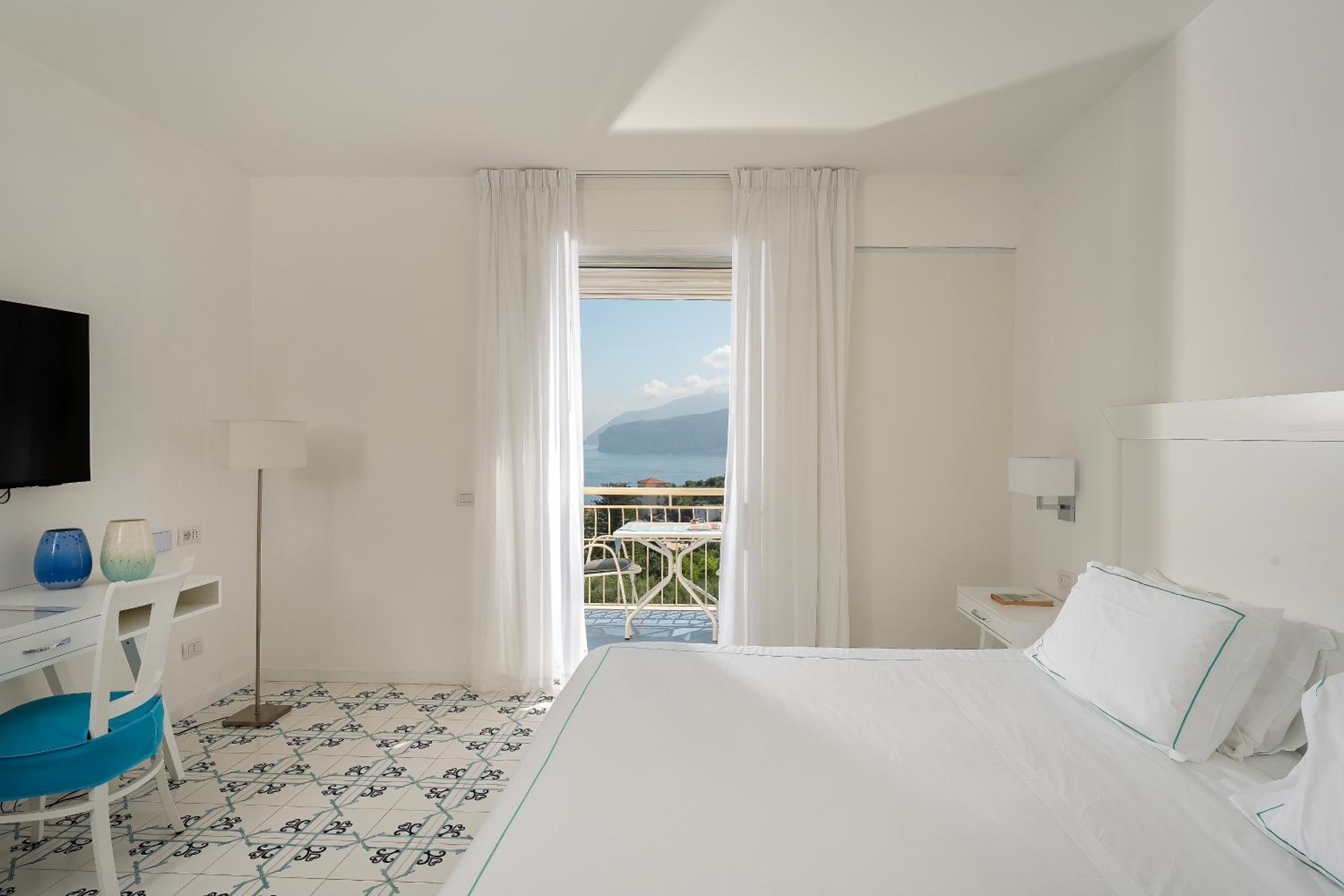Triple Room with Sea View - Photo 2