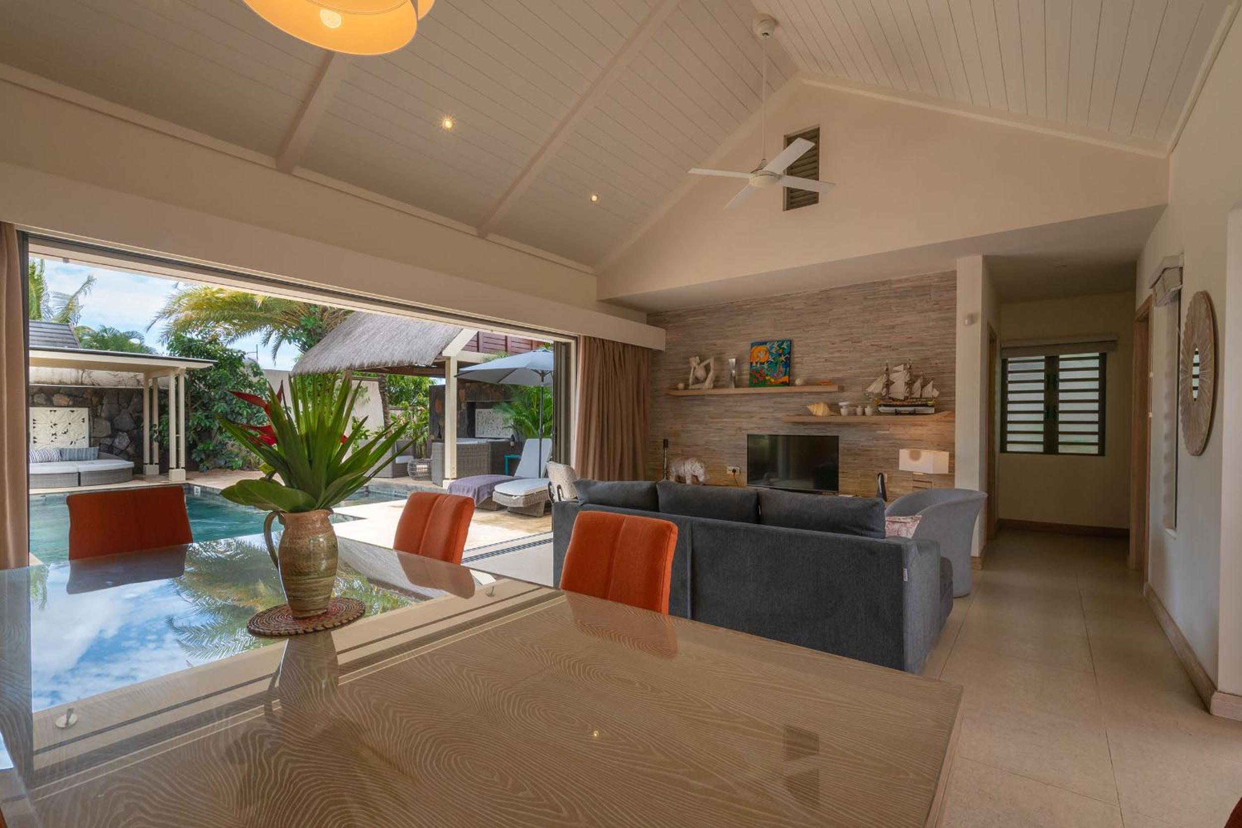Villa photo 1