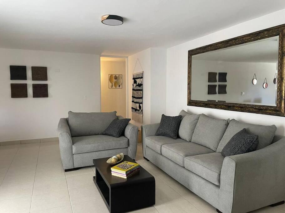 Three-Bedroom House photo 3