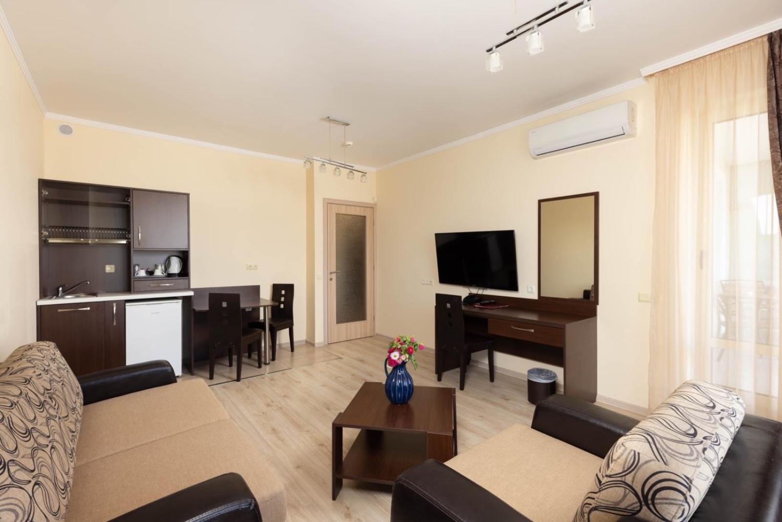 One-Bedroom Suite photo 1