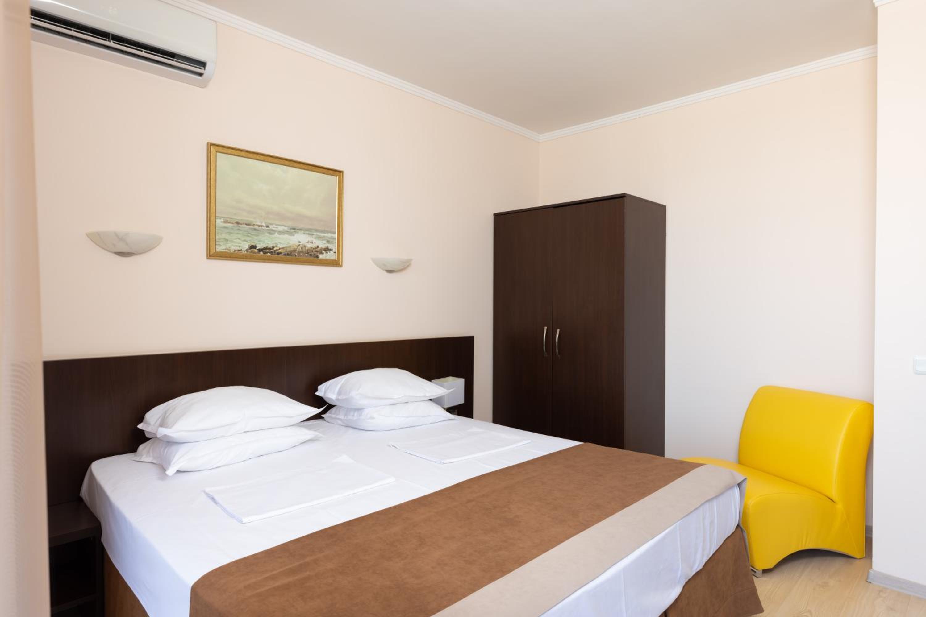 Double or Twin Room photo 1