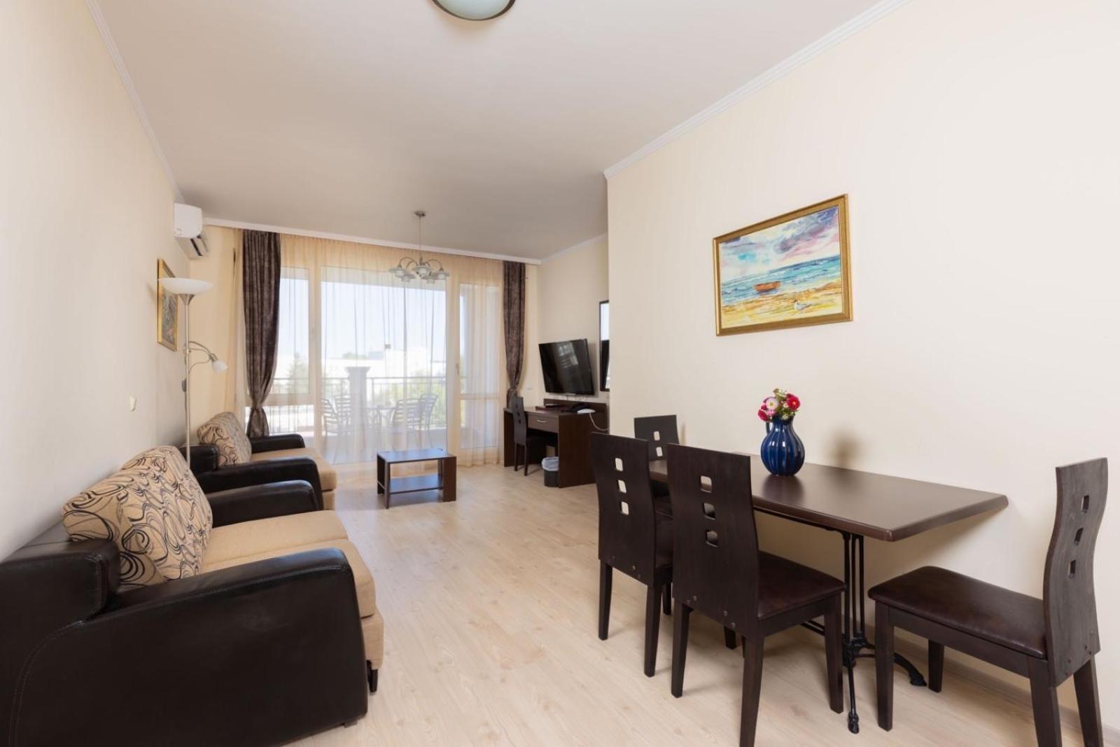 Two-Bedroom Suite photo 2