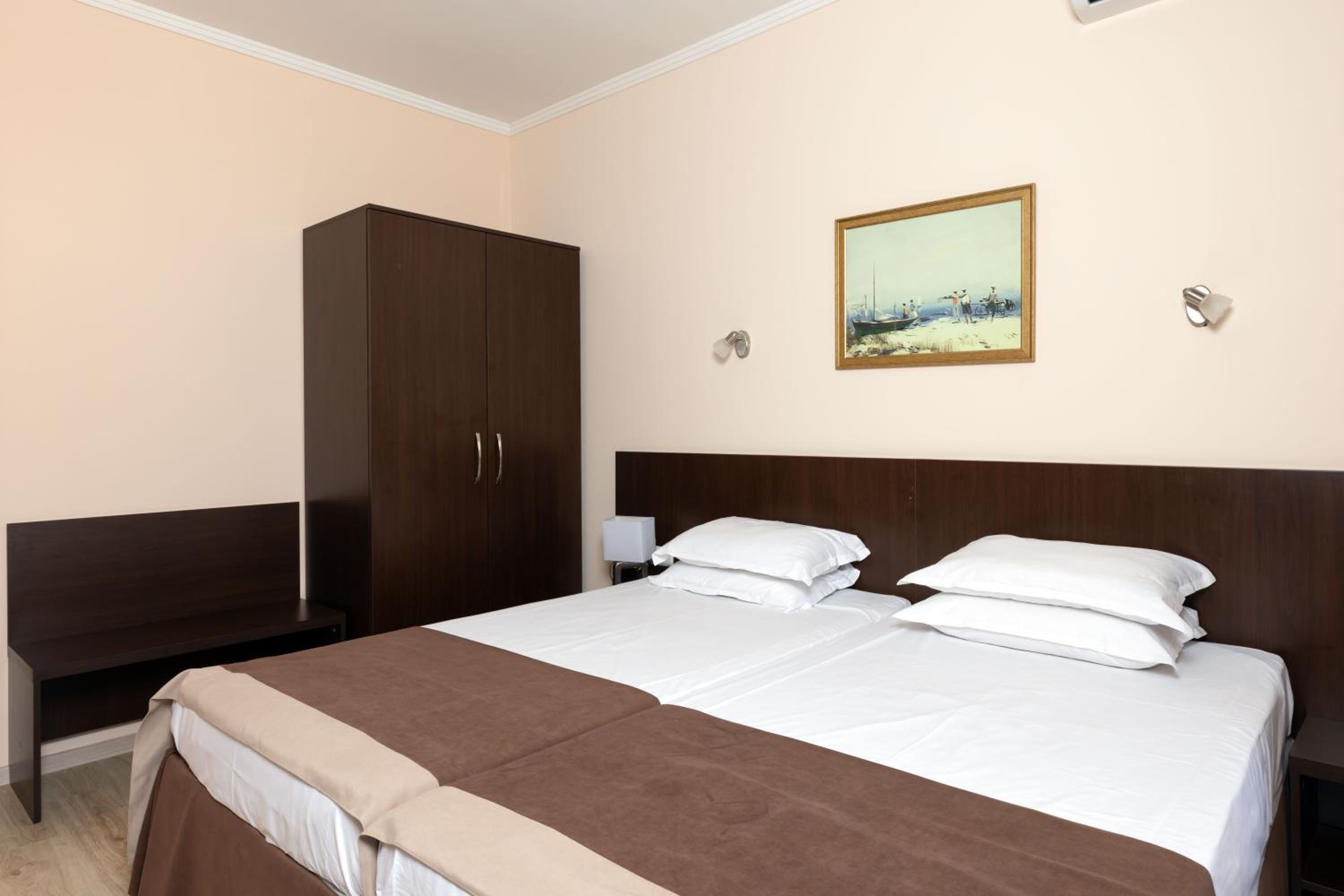 One-Bedroom Suite photo 2