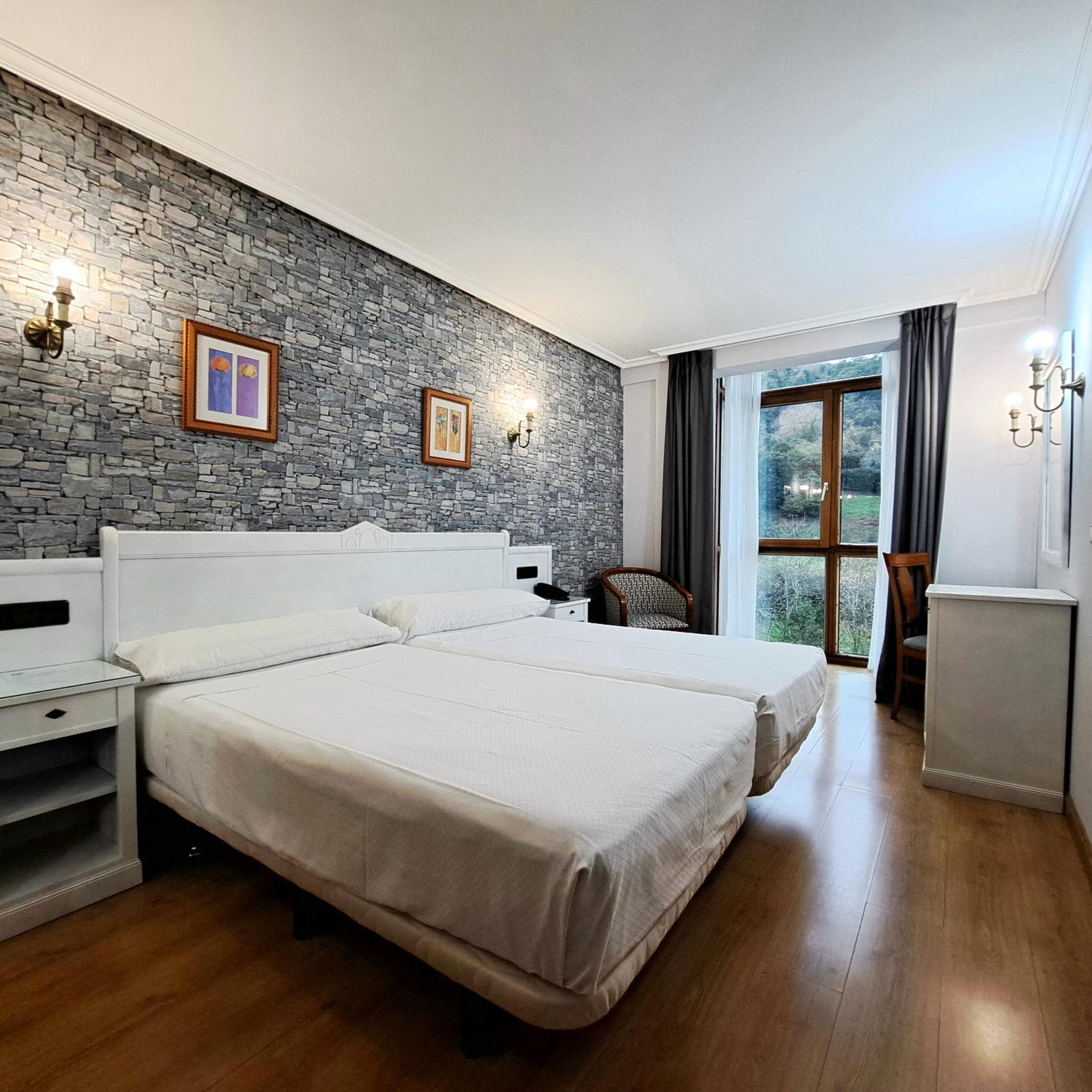 Deluxe Double or Twin Room with River View - Photo 18