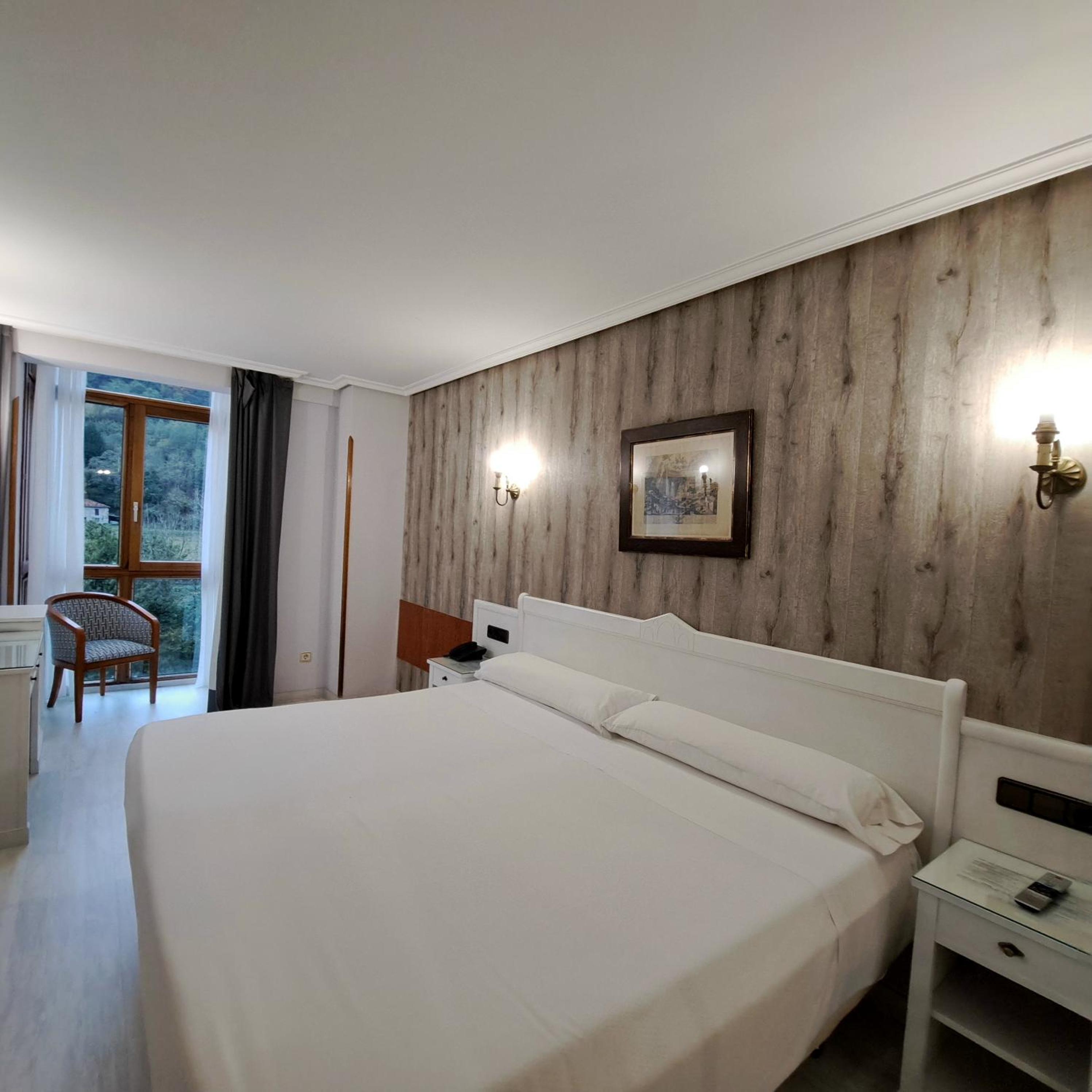 Deluxe Double or Twin Room with River View - Photo 14