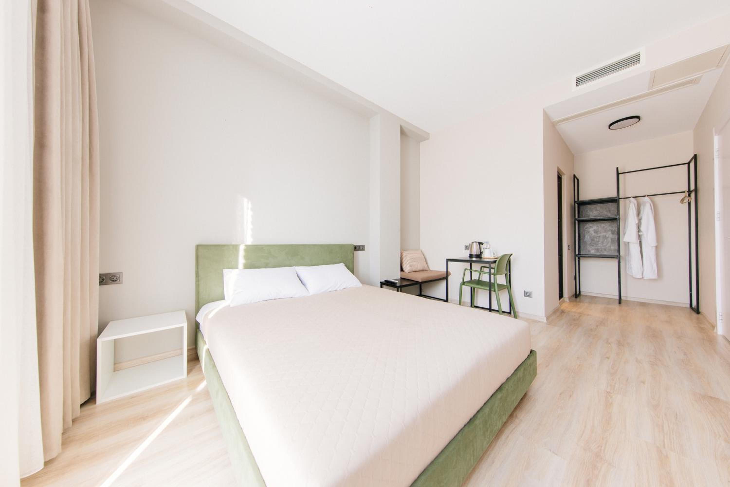 Deluxe Double Room with Balcony photo 1