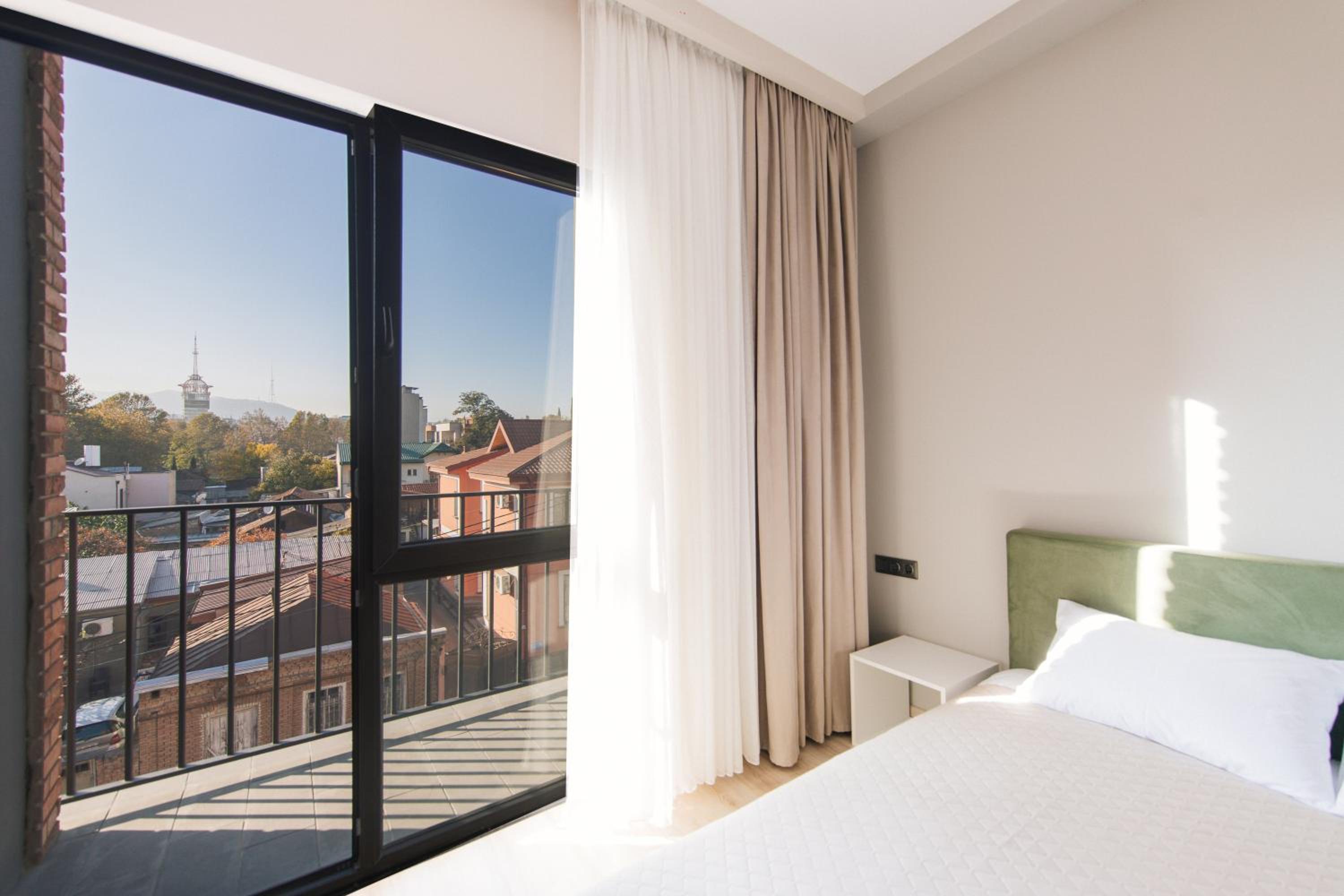 Deluxe Double Room with Balcony photo 2