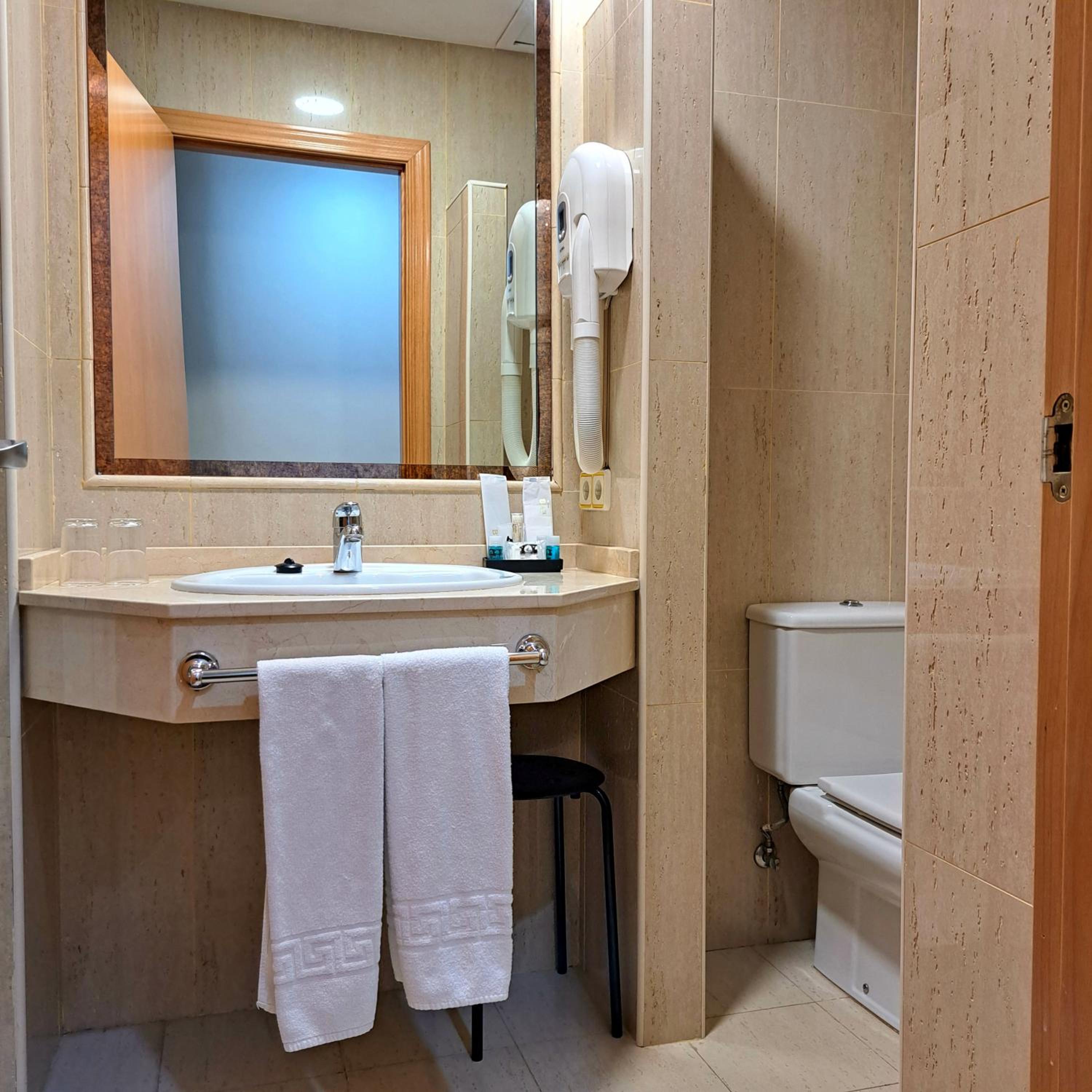 Double Room - Photo 3