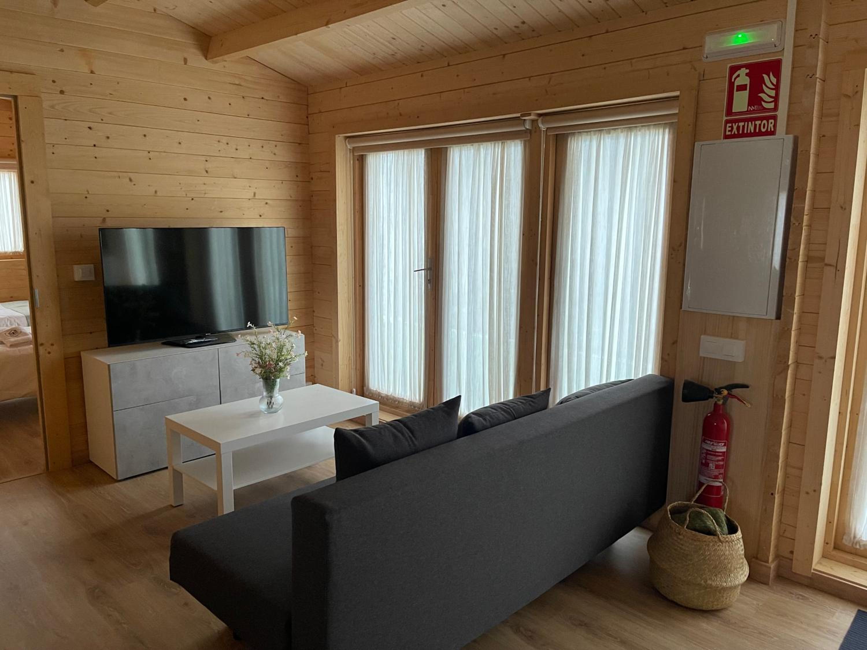 Three-Bedroom House photo 3