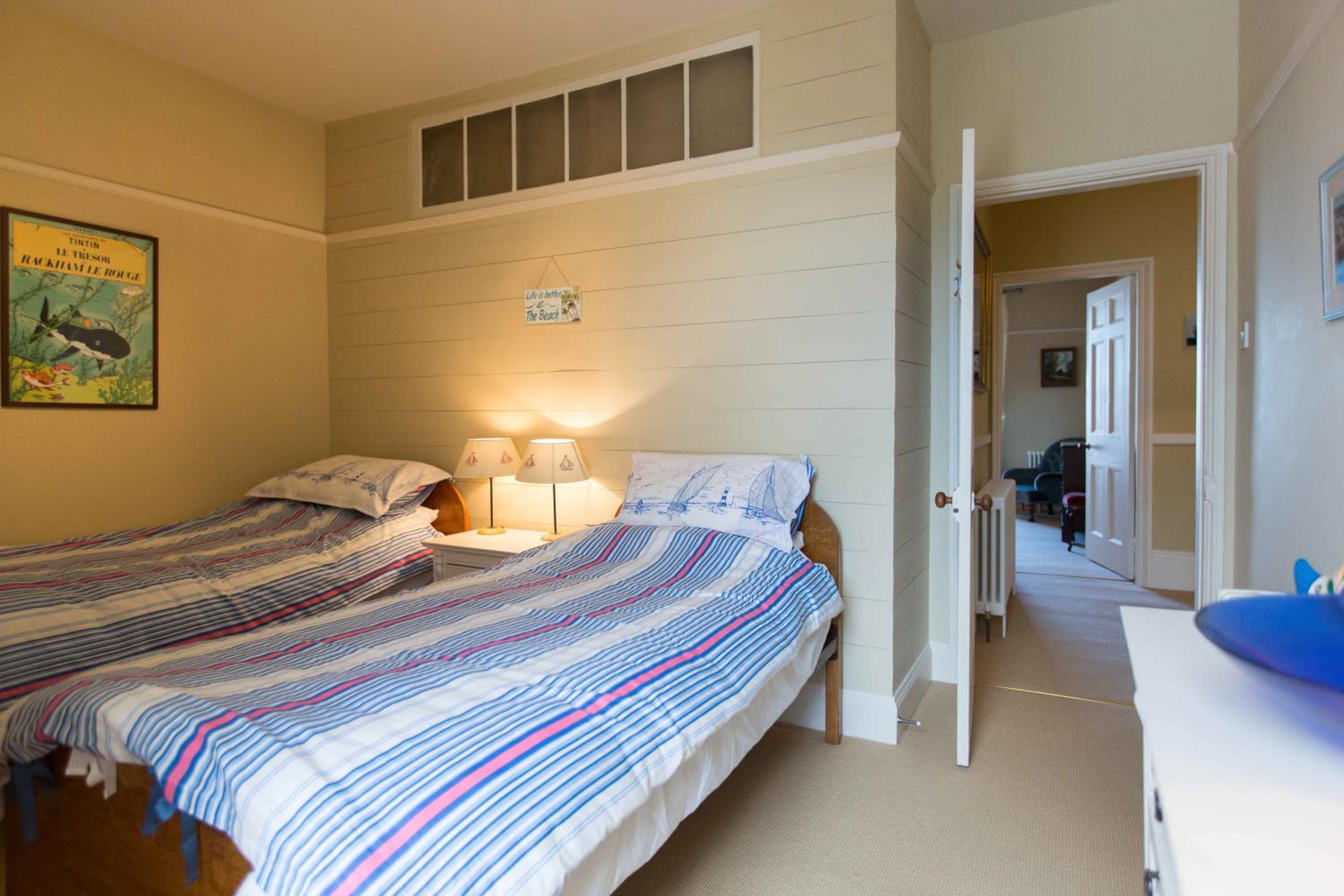 Four-Bedroom House photo 3