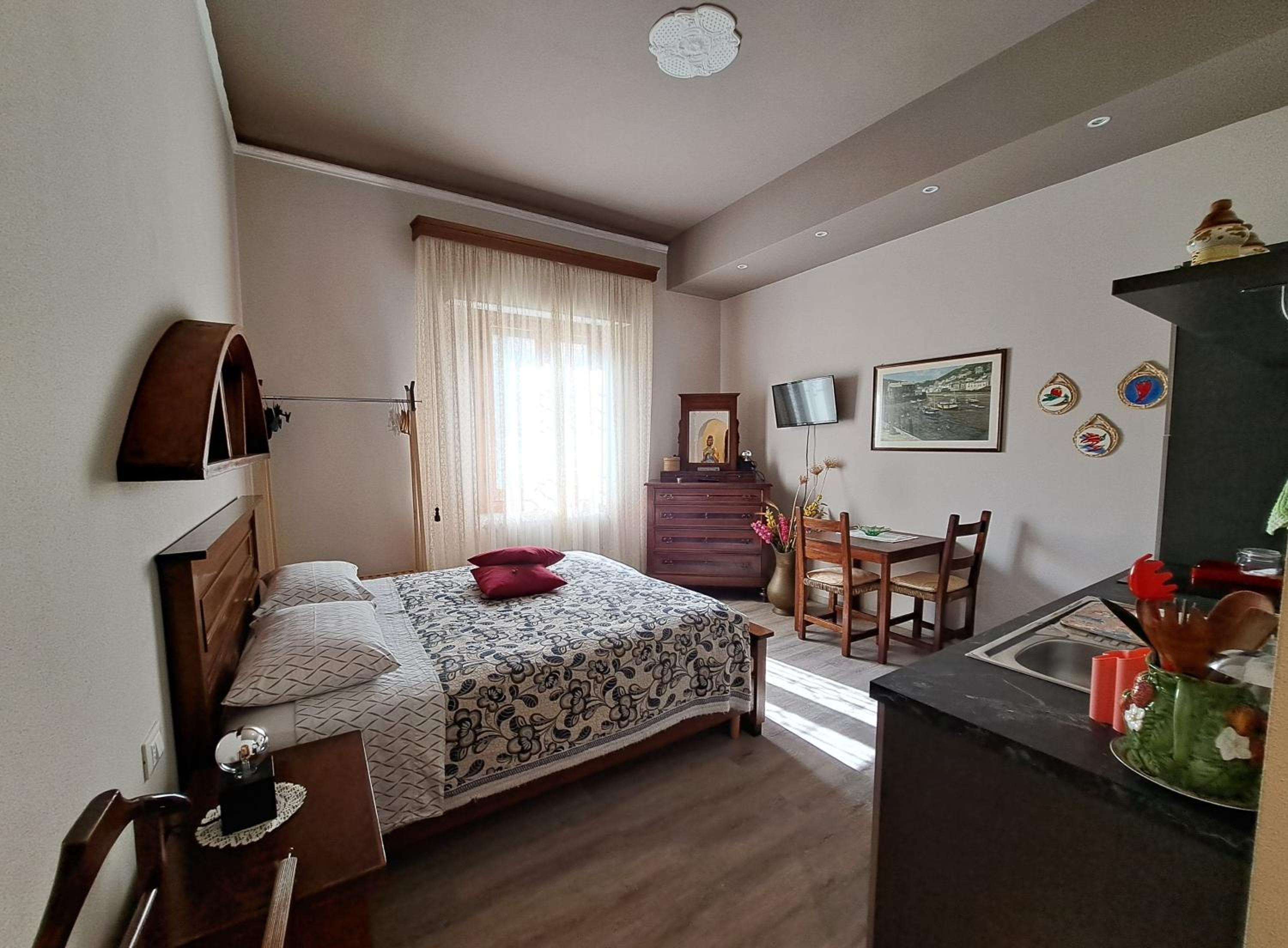 Studio Apartment photo 1