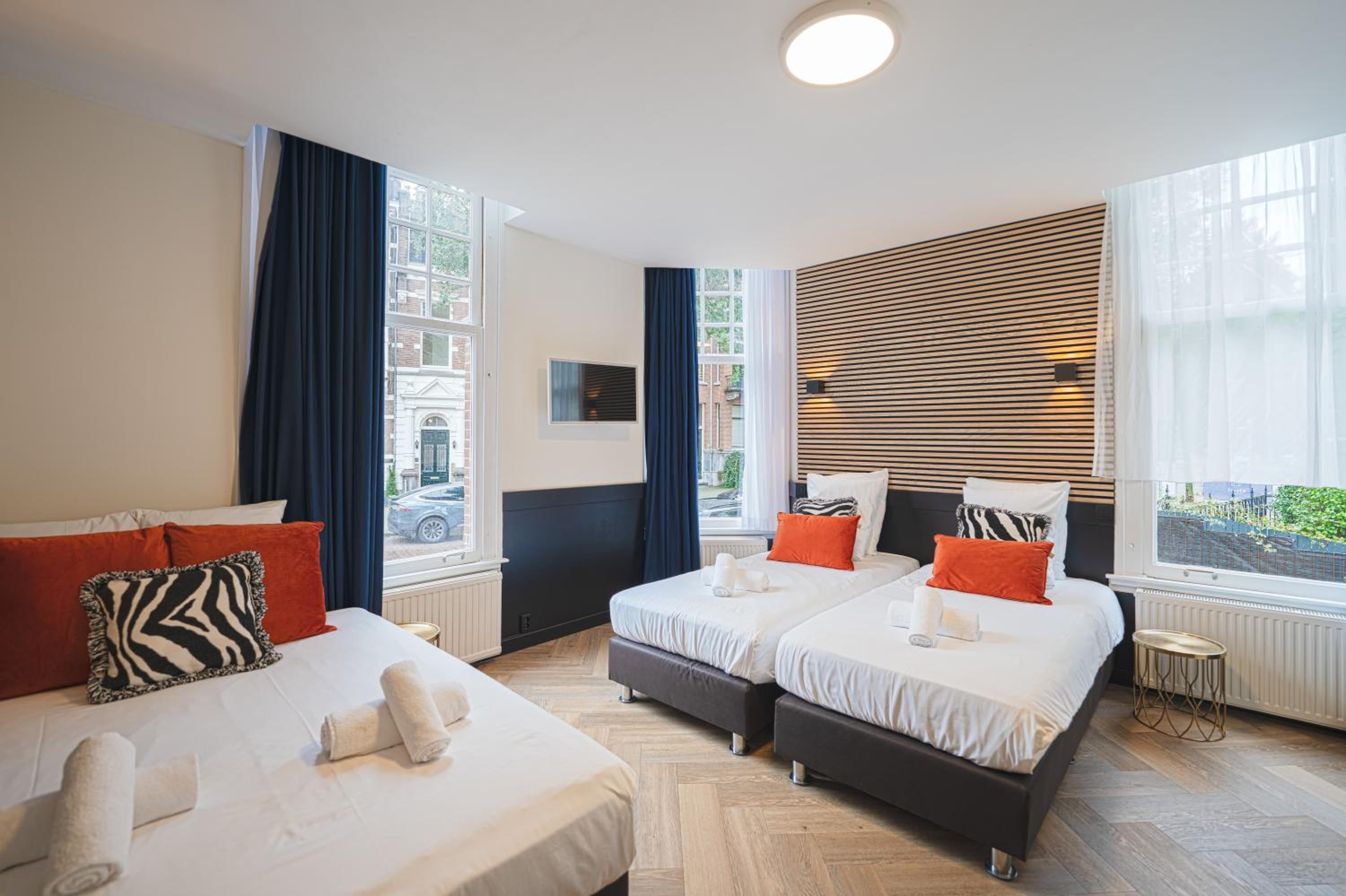 Cozy Triple Room