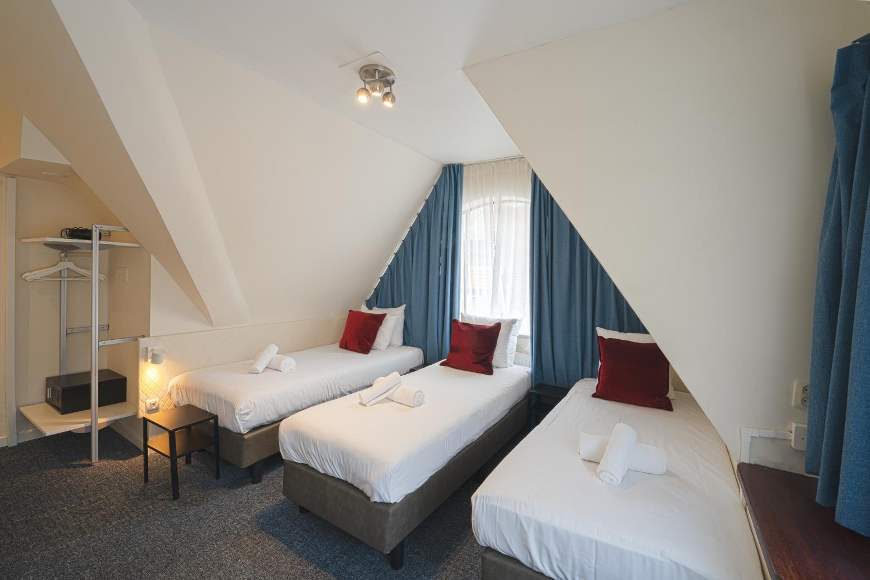 Cozy Triple Room