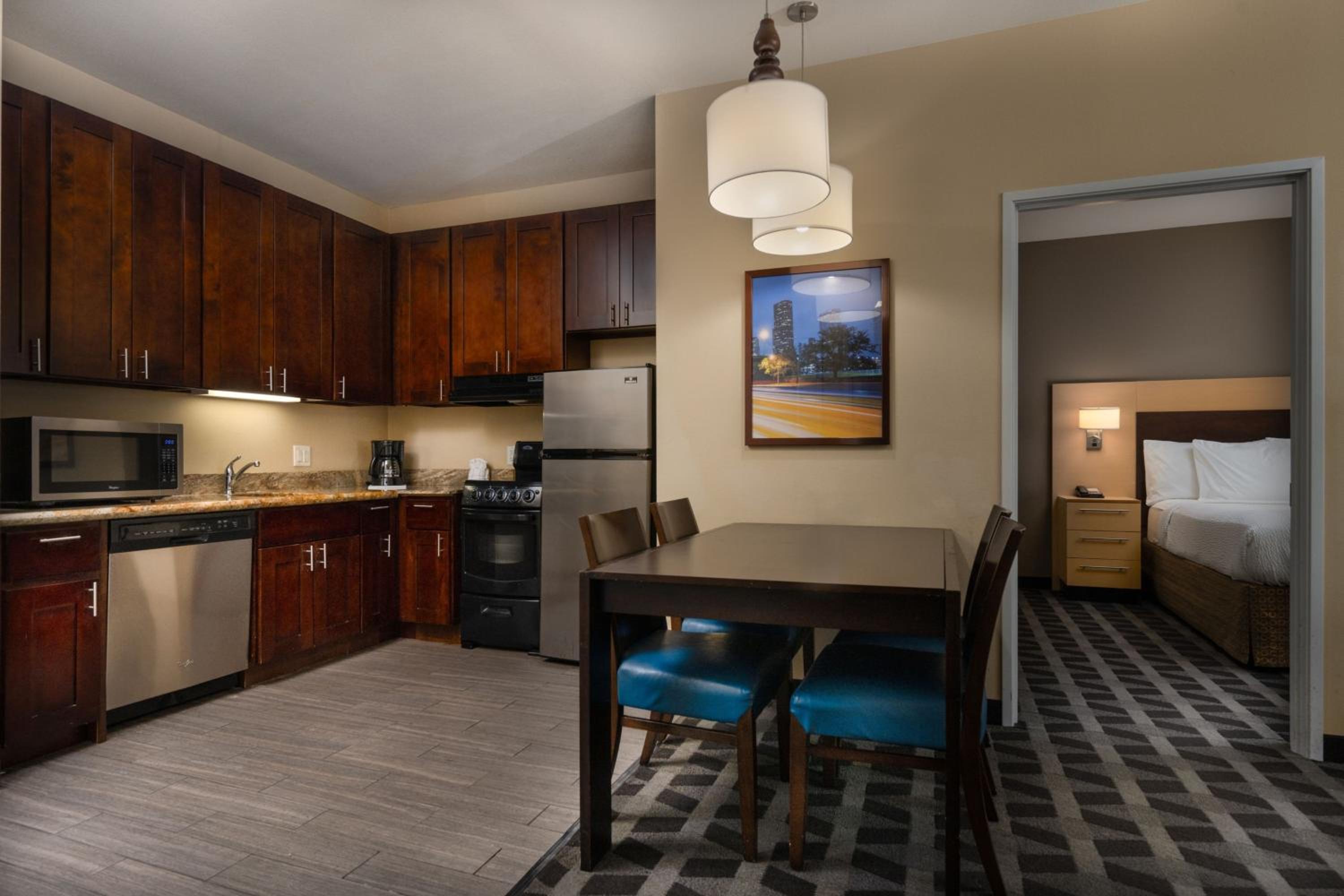 Two-Bedroom Suite with Adapted Tub - Mobility and Hearing Accessible photo 2