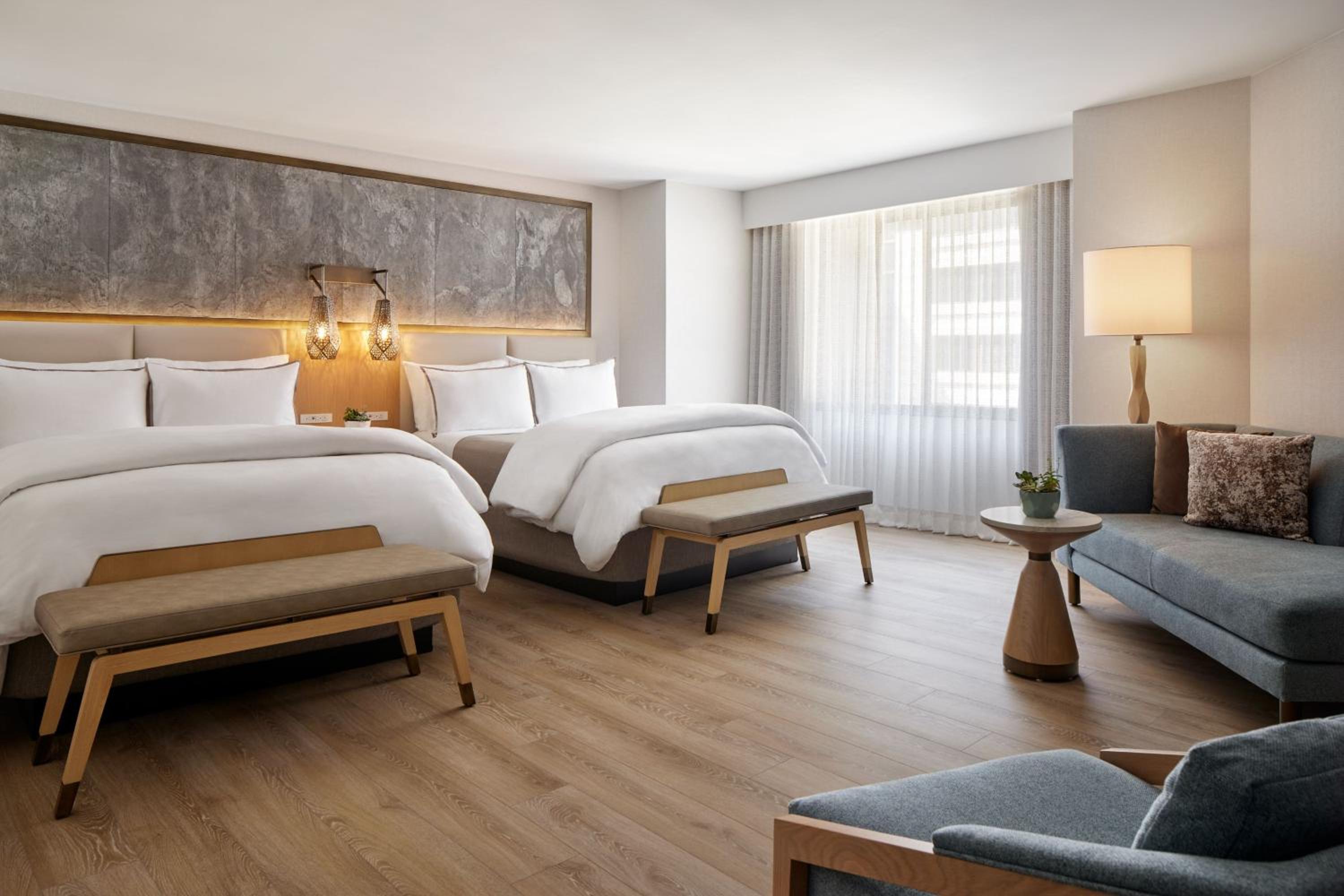 Queen Studio Suite with Two Queen Beds - Photo 4