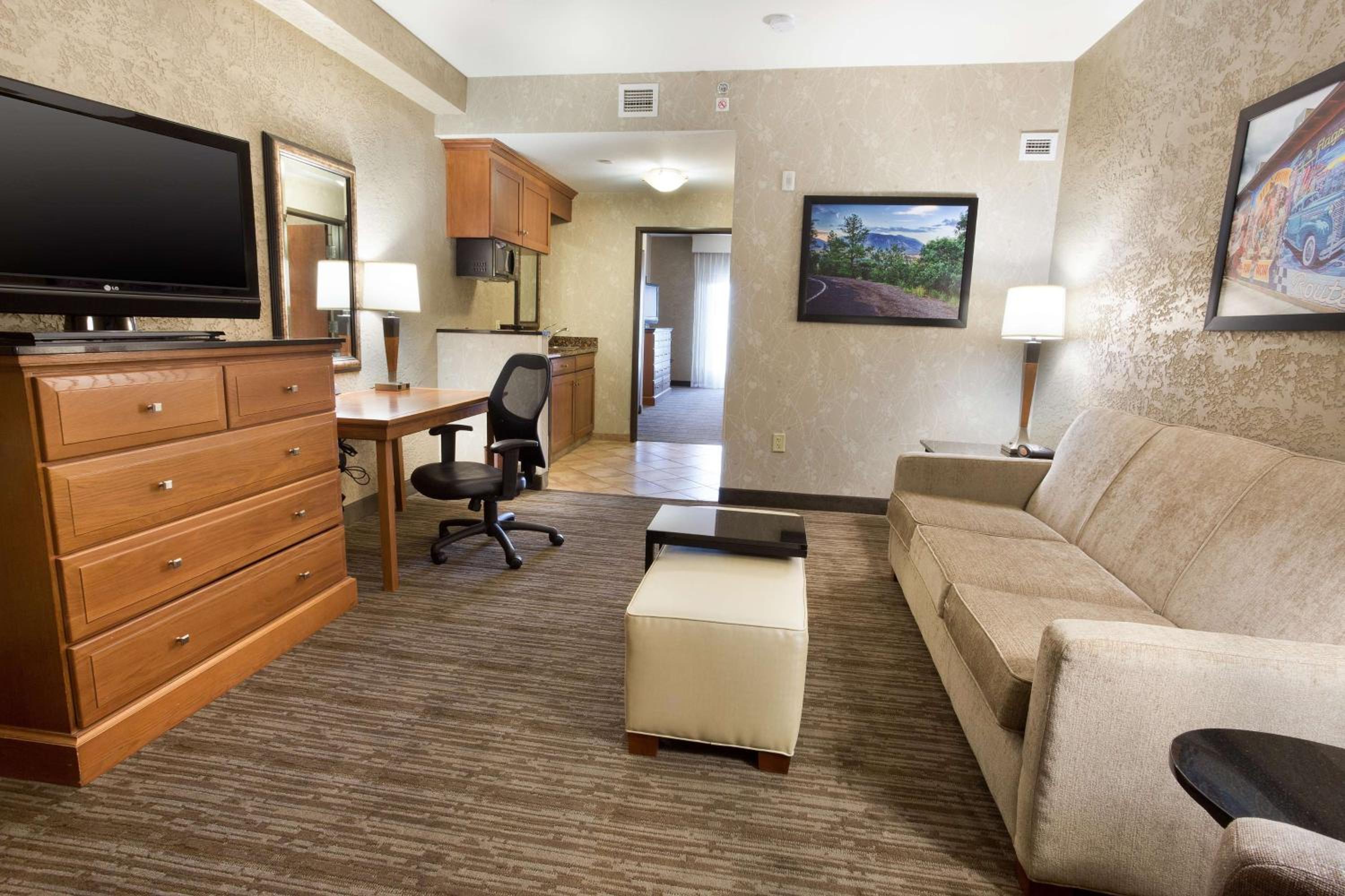 King Suite - Photo 3