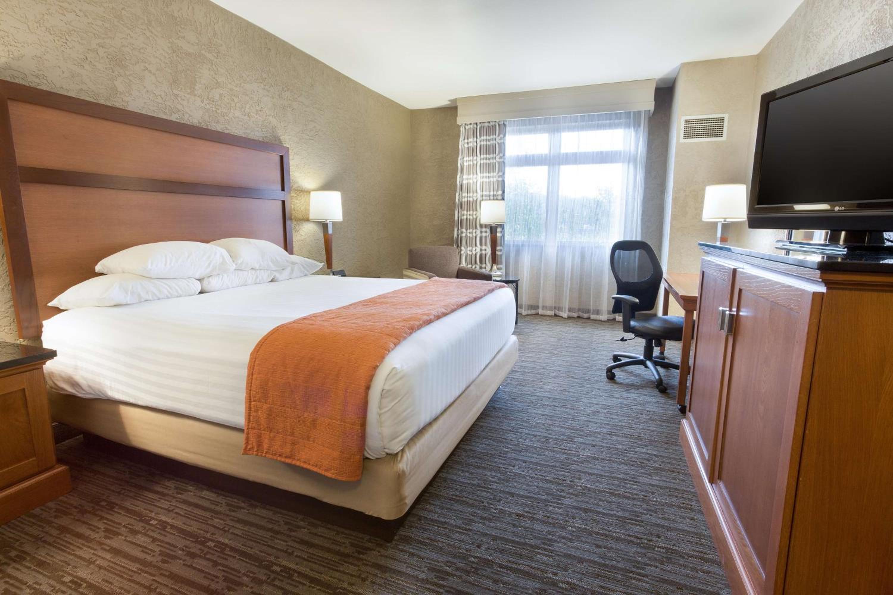 Deluxe King Room - Photo 1