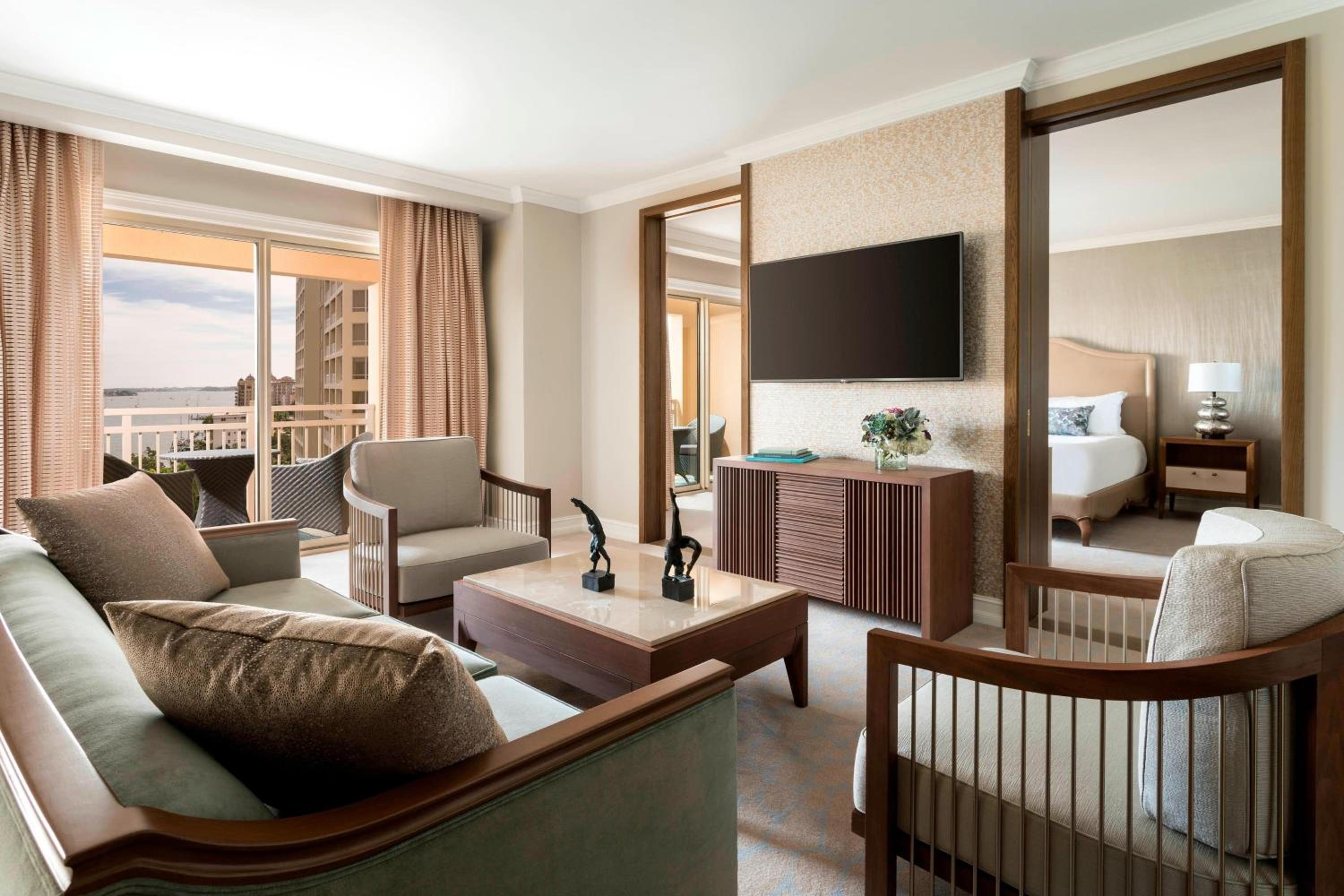 Sarasota Suite, Club Level, 1 Bedroom Suite, 1 King, Balcony - Photo 1