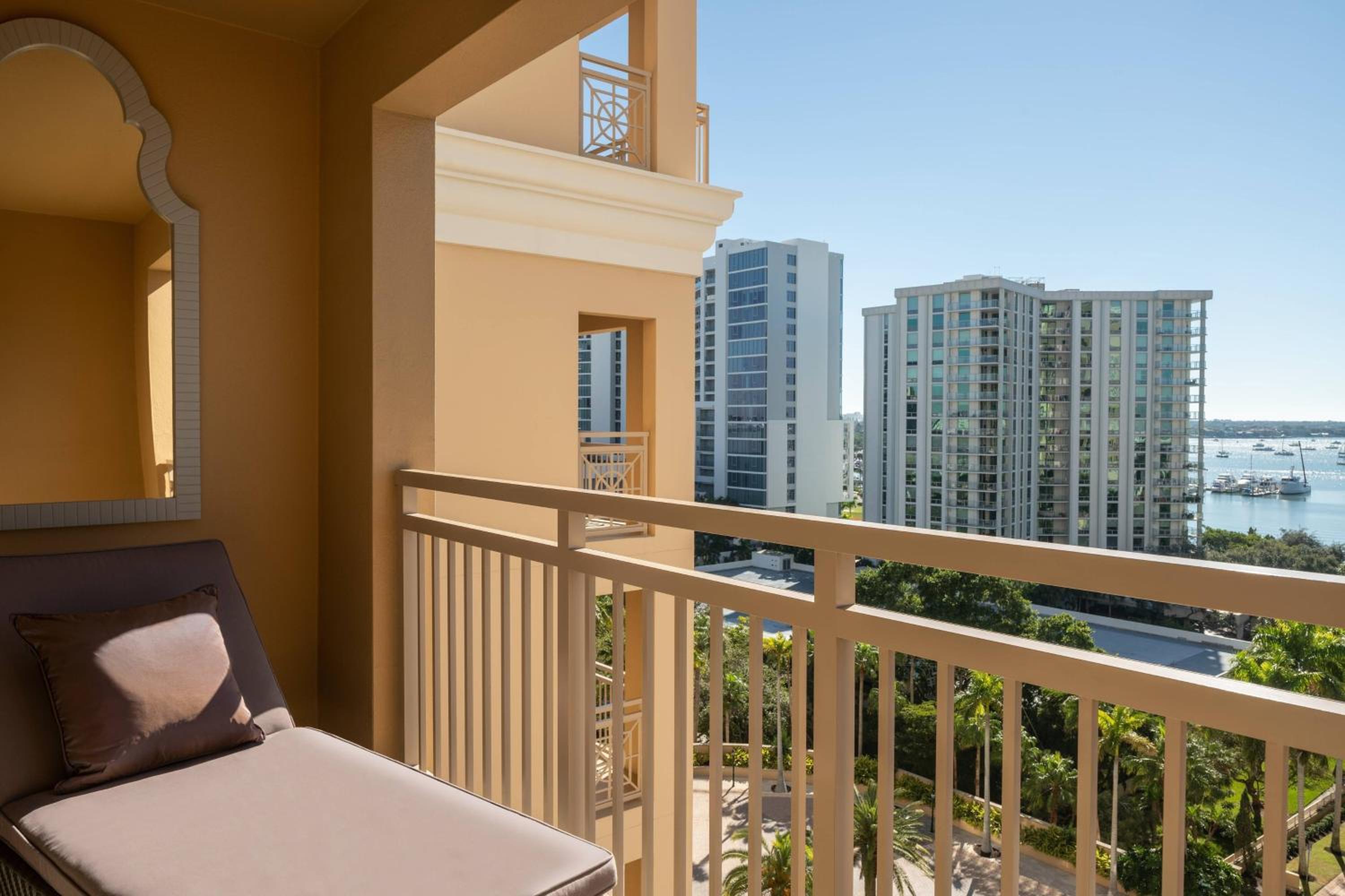 Sarasota Suite, Club Level, 1 Bedroom Suite, 1 King, Balcony - Photo 4