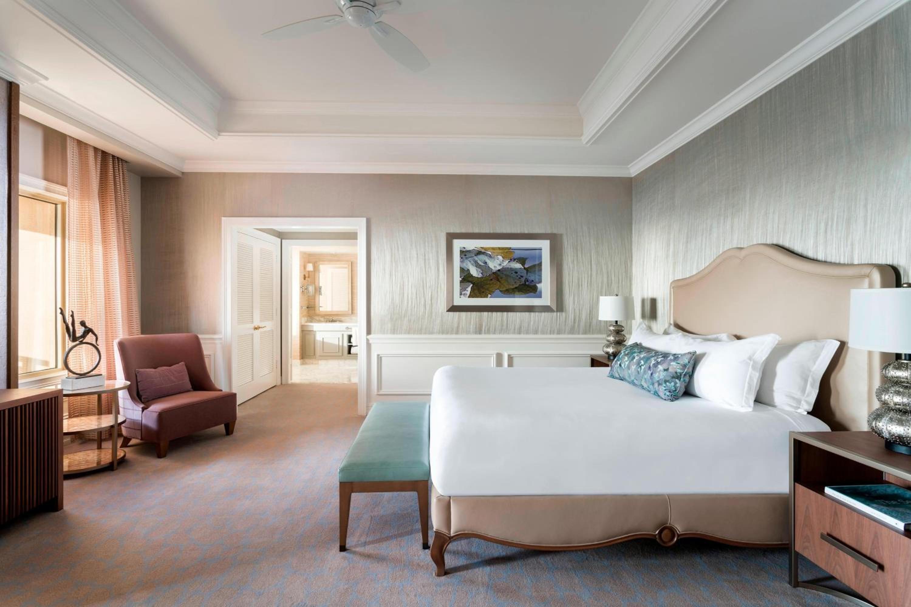 Ritz-Carlton Suite, Club Level, 1 Bedroom Suite, 1 King - Photo 14