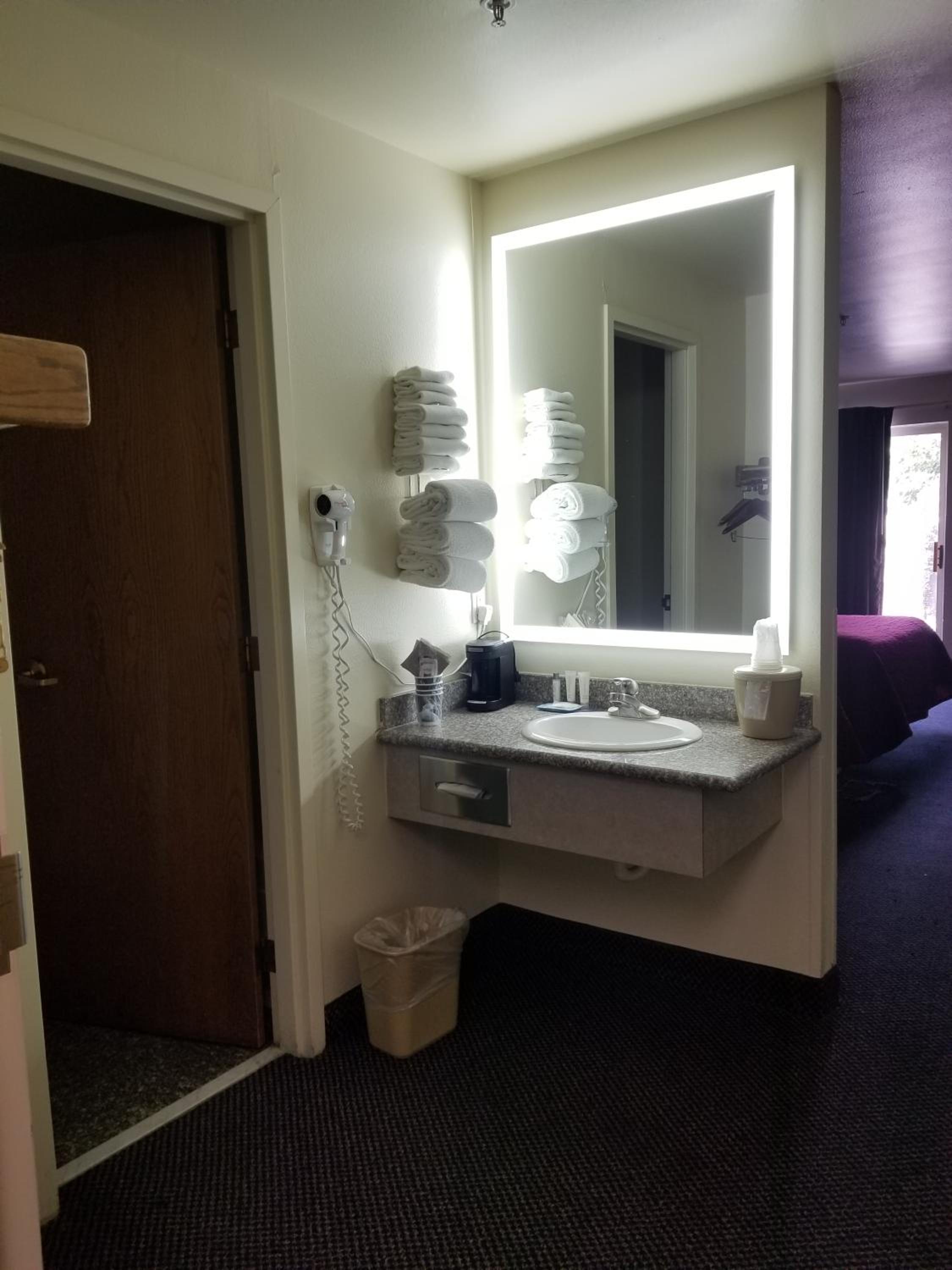 King Room - Disability Access photo 3