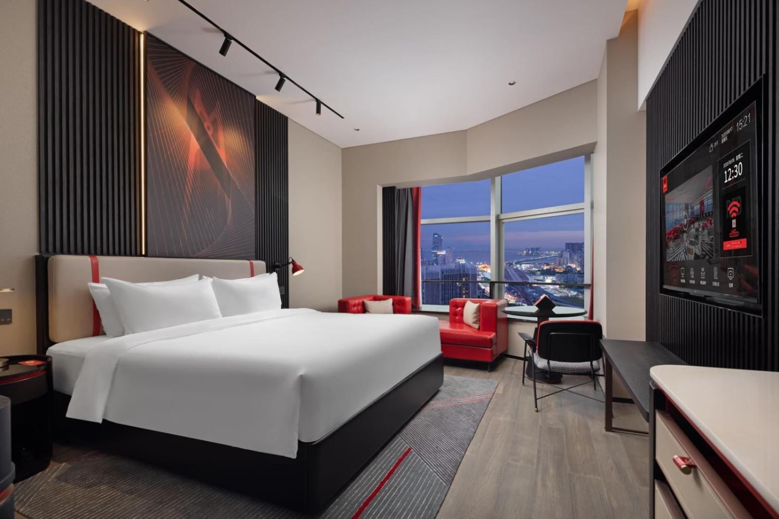 Deluxe Queen Room - Photo 5