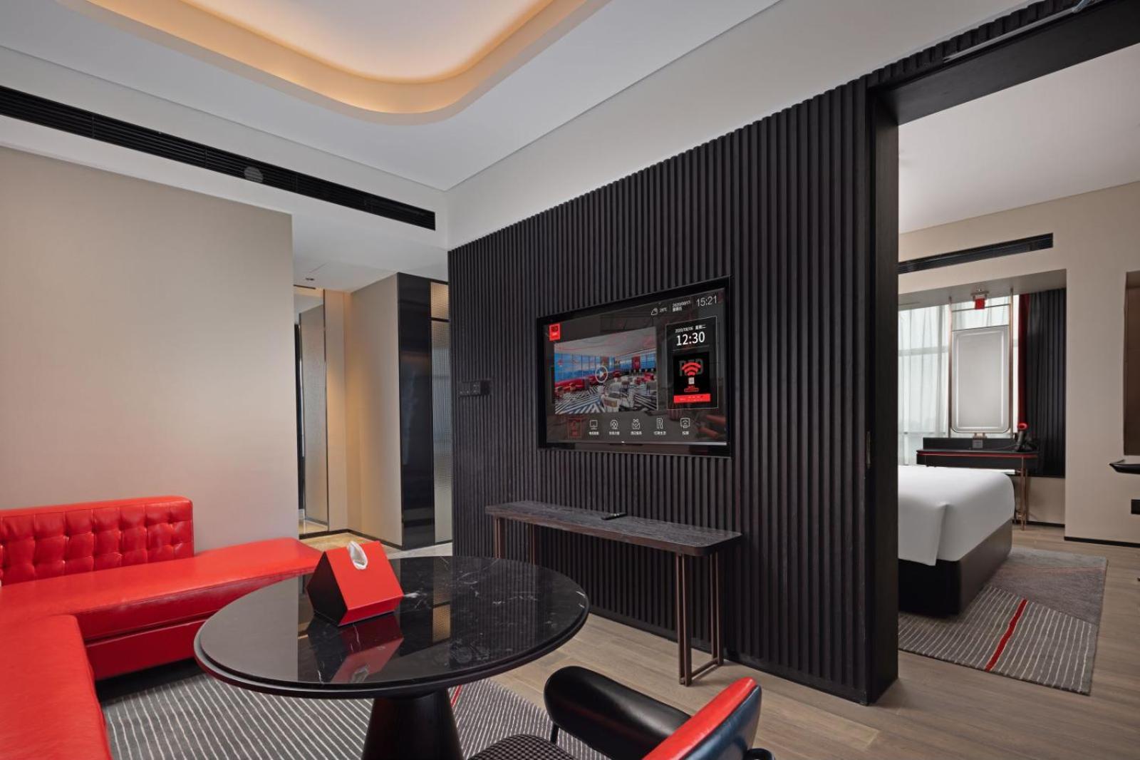 Executive Suite - Photo 7