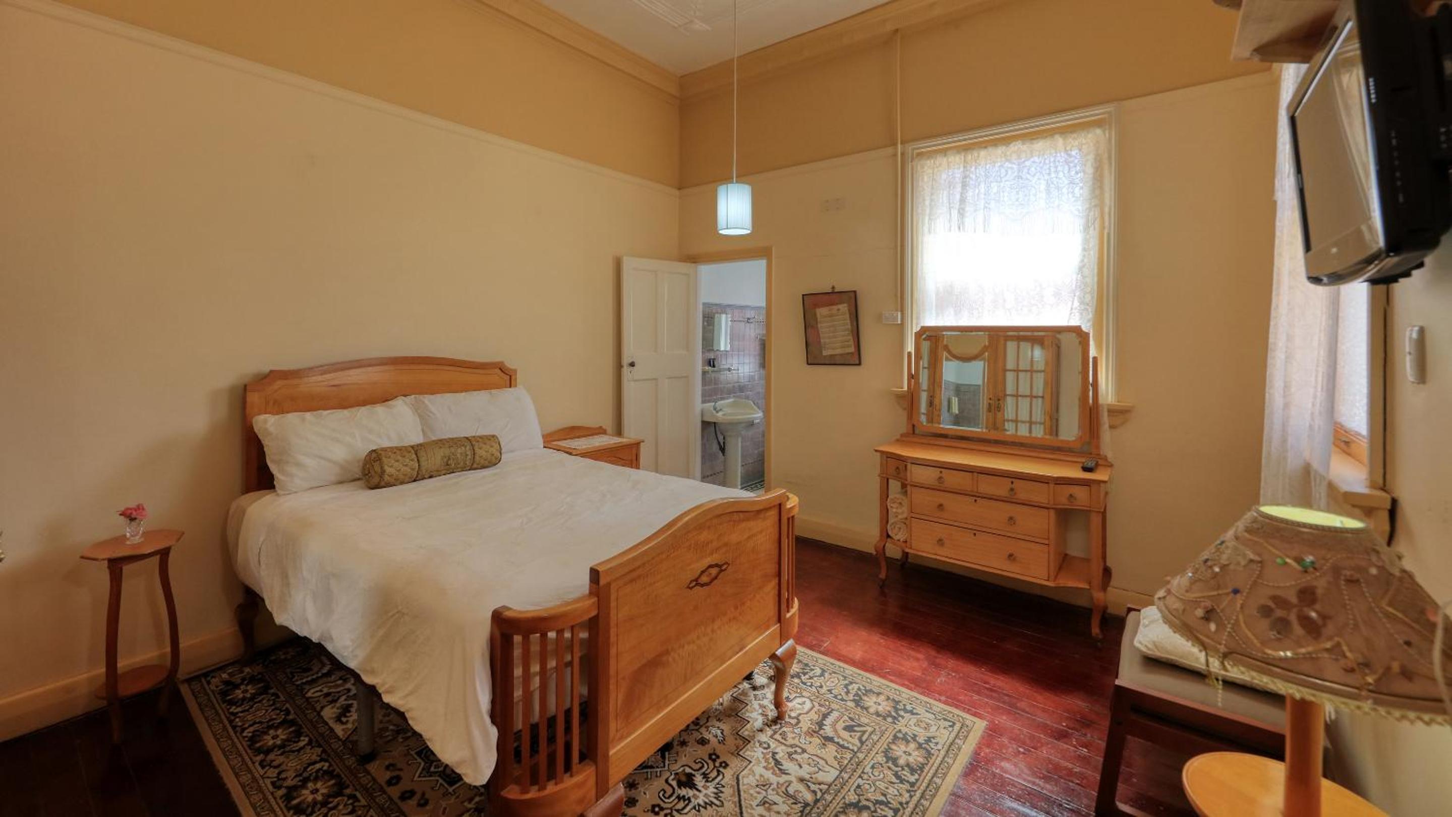 Deluxe Double Room with Balcony photo 3