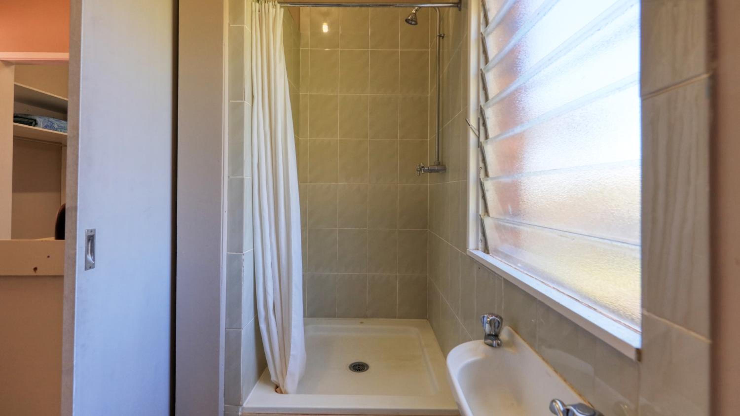 Queen Room with Balcony photo 3