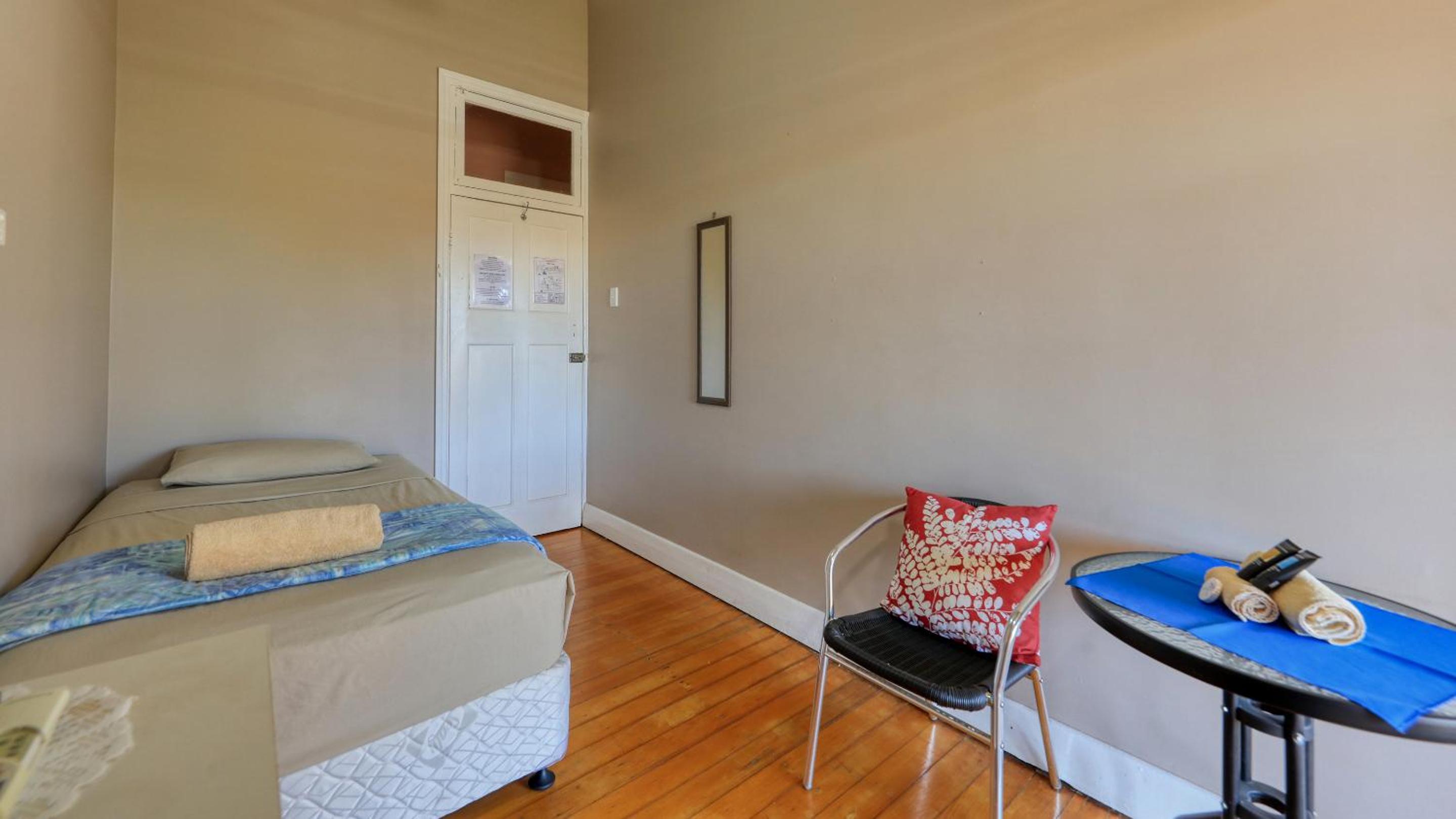 Budget Single Room photo 3