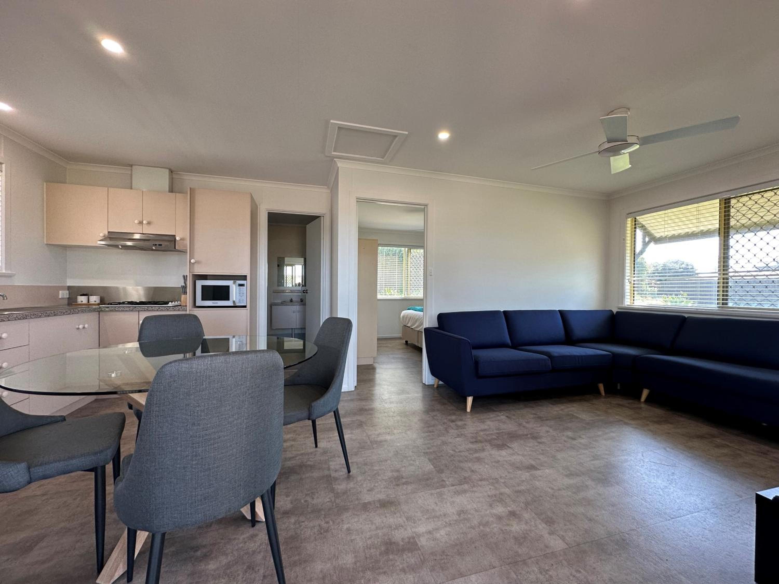 Superior Bungalow photo 1