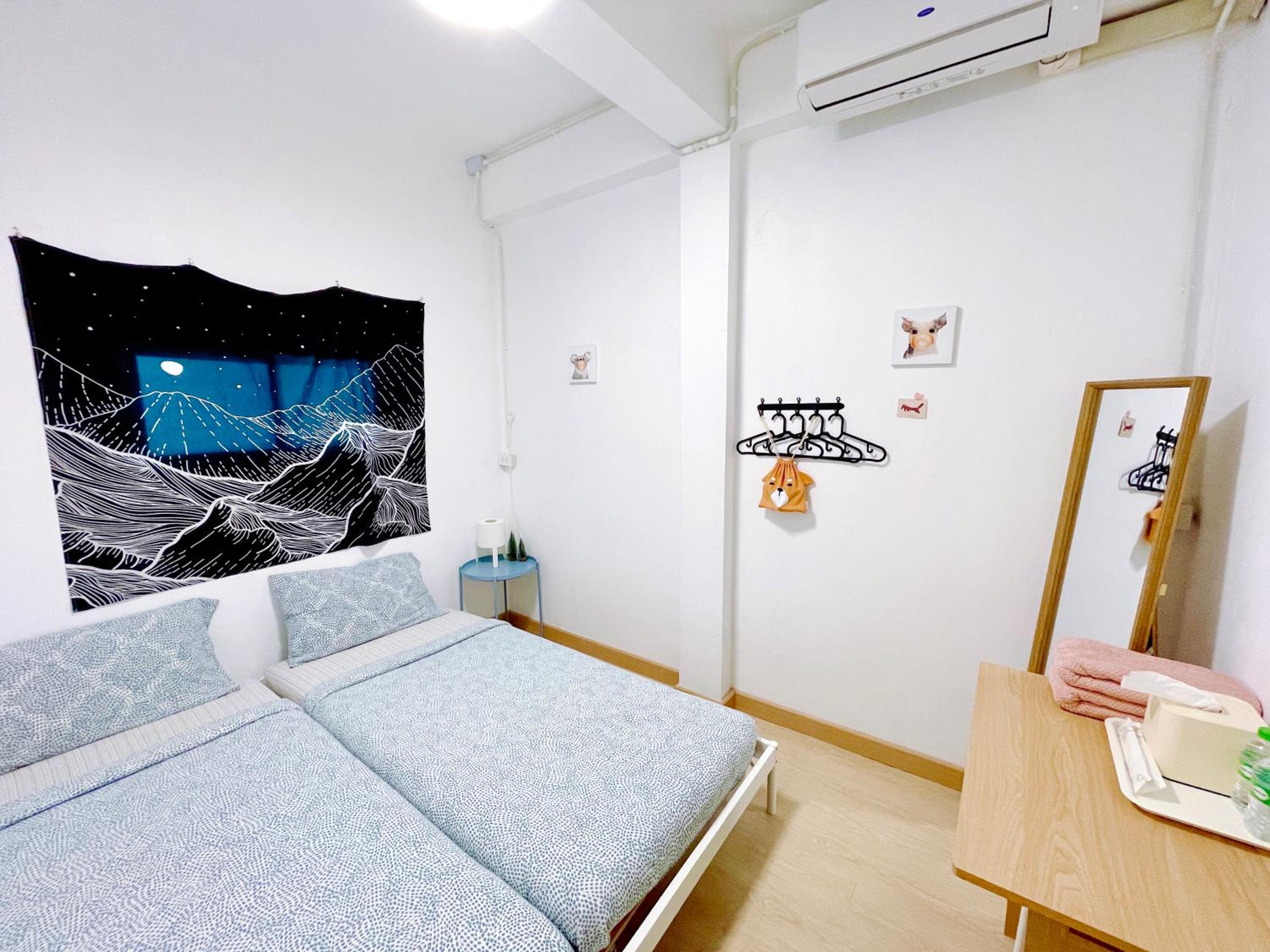 Twin Room with Private External Bathroom photo 1