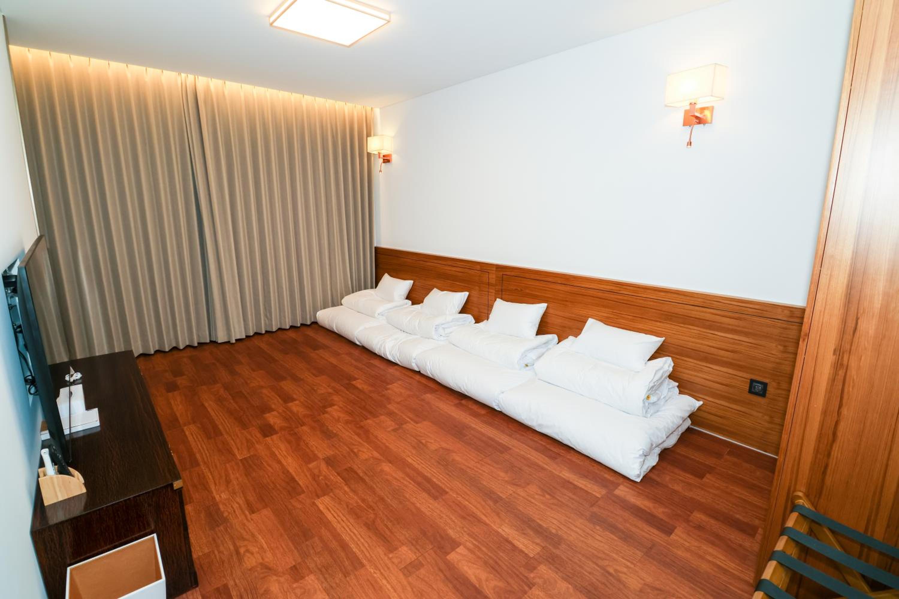 Deluxe Quadruple Room photo 3